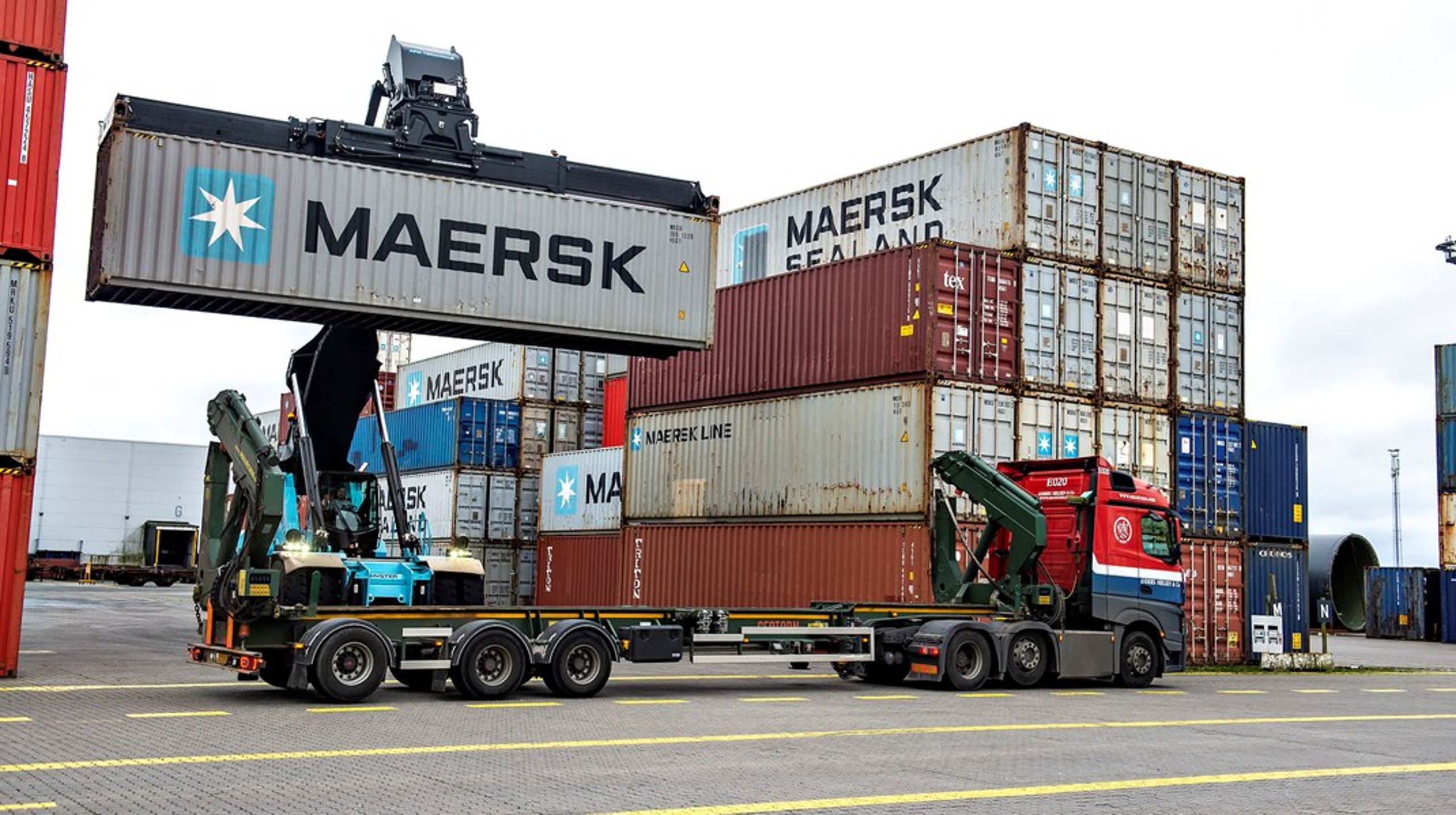 Accelerationen af den igangværende omstrukturering af transportvejene&nbsp;skal bruges fornuftigt og føre til nye måder at organisere global produktion, skriver Federico Jensen og Stine Haakonsson.