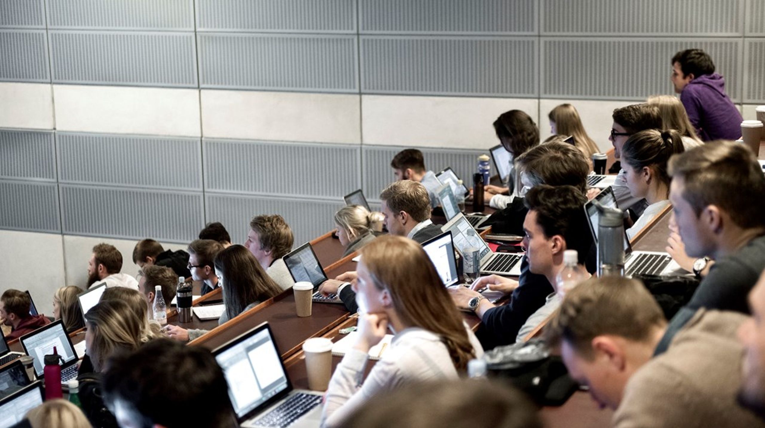 Ønsker vi universiteter, som kun leverer uddannelser med stordriftsfordele, hvor man høster studieindtægter ved at øge optaget, så længe der kan klemmes lidt flere ind i auditorierne, skriver&nbsp;51 kandidater fra CBS.