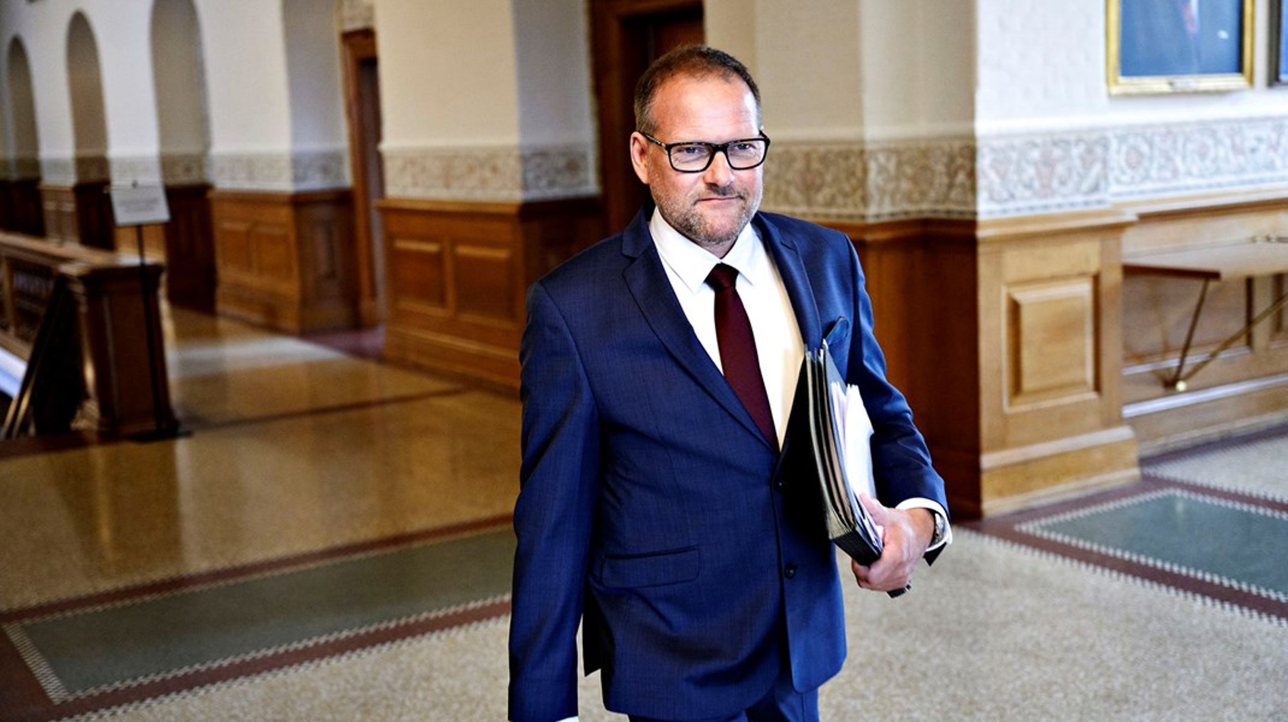 Hvis den nuværende omlægning skal lykkes, skal jobcentrene sættes meget mere fri,&nbsp;skriver René Christensen.