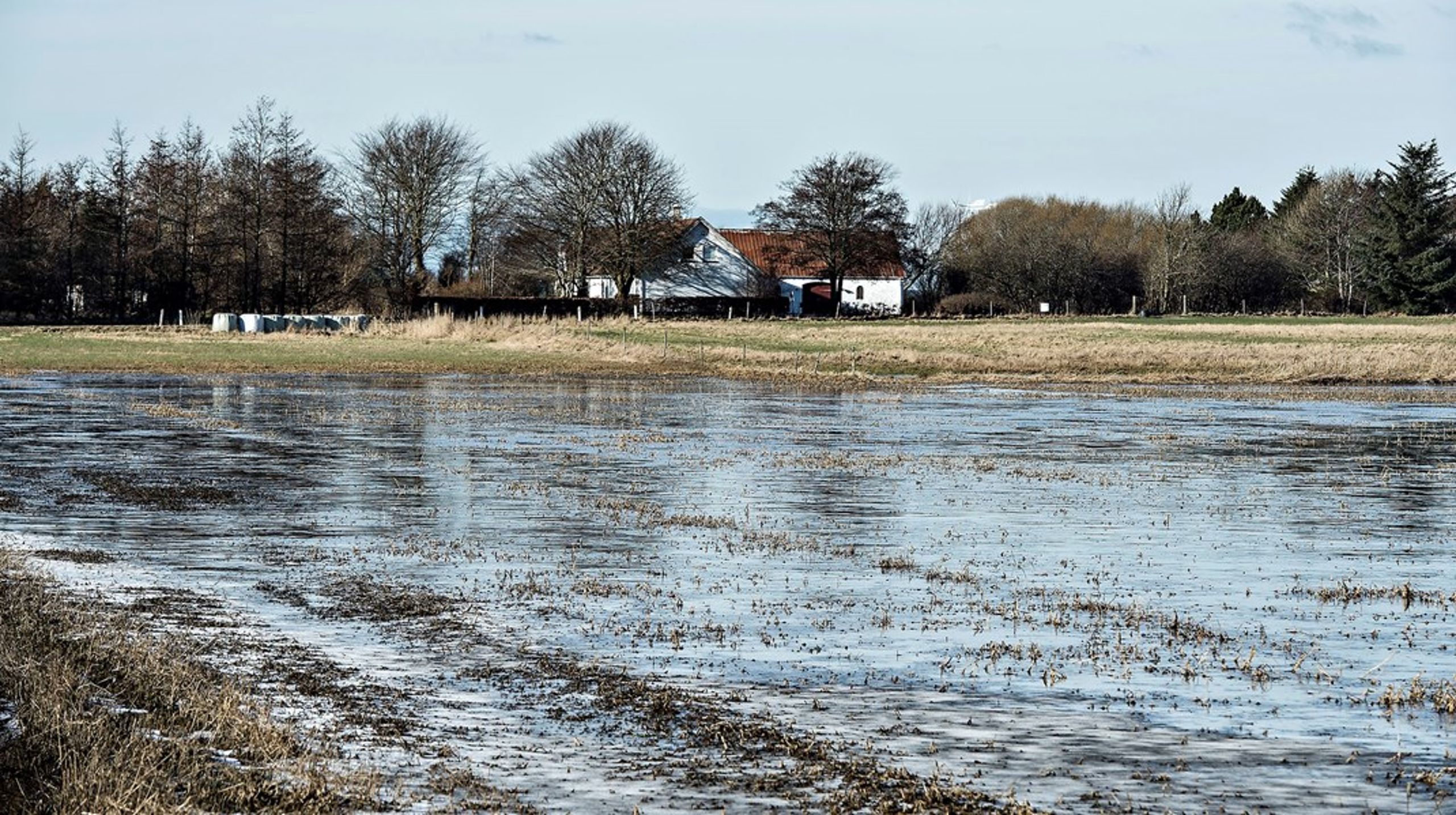 Knap 2.000 områder kan&nbsp;være øget risiko for forurening og vil derfor have behov for en ekstra beskyttelsesindsats. Men&nbsp;den konkrete beskyttelse udestår stadig, skriver Birgit S. Hansen (S) og Laila Kildesgaard.&nbsp;