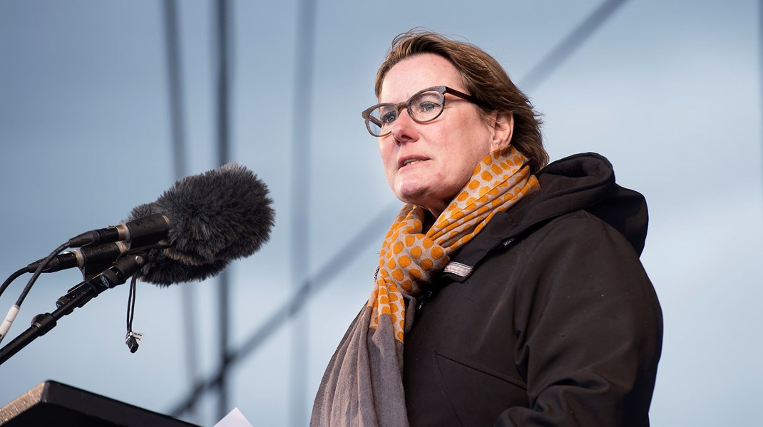 Den modstand, som vi har&nbsp;i FH mod et EU-direktiv om mindsteløn, handler først og
fremmest om, at vi frygter den glidebane, det vil være, hvis vi stiltiende
lader EU lovgive om et område, hvor vi ikke mener, at de har&nbsp;noget at gøre, skriver&nbsp;Bente
Sorgenfrey.