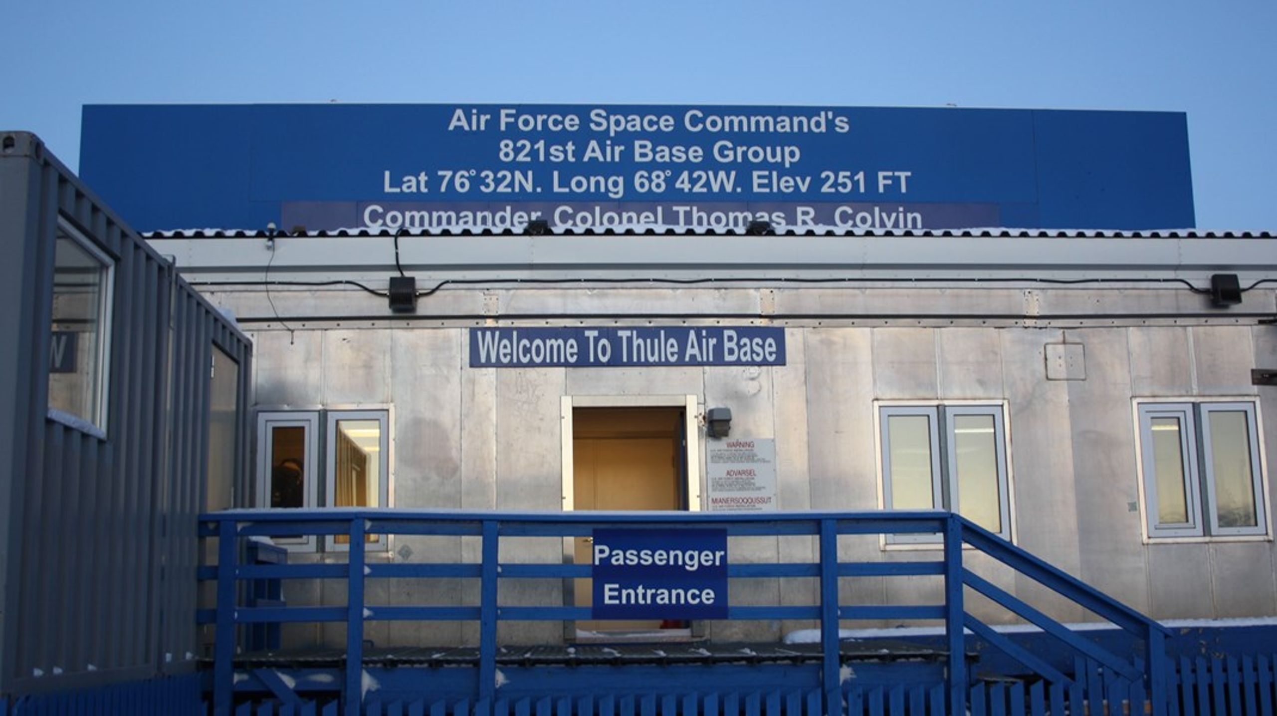 Udover forventninger til at et grønlandsk/dansk selskab overtager servicekontrakten, så forventer vi også, at der vil være flere arbejdspladser, som vil blive besat af folk med grønlandsk baggrund, skriver&nbsp;Aaja Chemnitz Larsen.