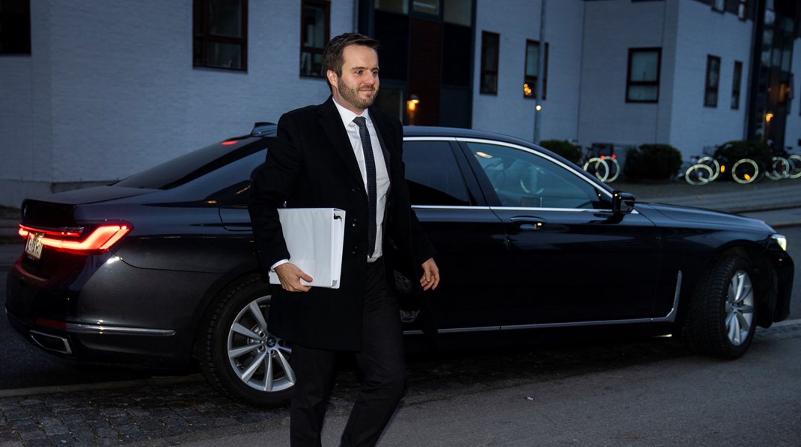 Simon Kollerup (S) vil ikke garantere, at planen for at spare 3,5 milliarder på erhvervsstøtteordningerne er klar før næste valg.&nbsp;