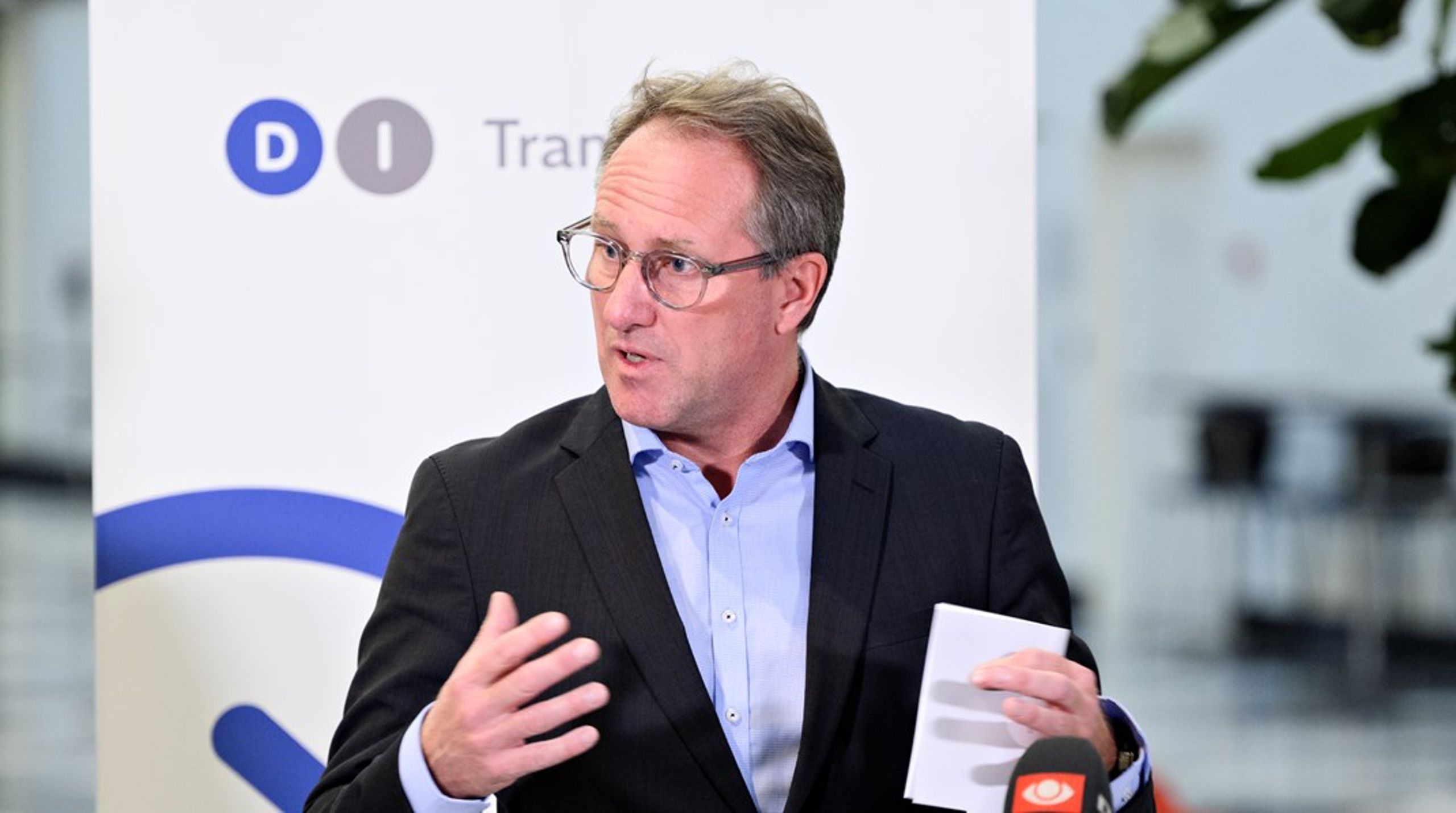 DI-topchef Lars Sandahl Sørensen mener, at&nbsp; en højere CO2-afgift blandt andet bør følges af lavere energiafgifter.