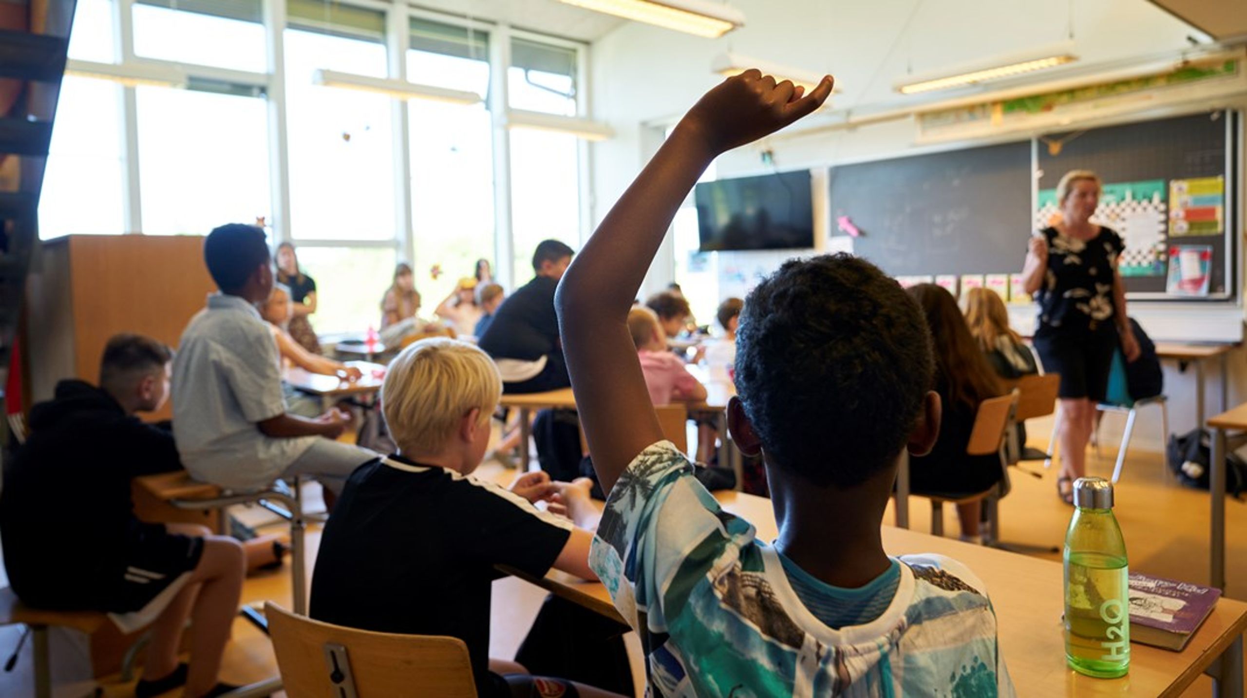 I det kyndigt styrede læringsrum bestående af ens klassekammerater får tegningerne faktisk en reel mulighed for at blive afdramatiserede og fortolket på forskellig vis – naturligvis efter livlig debat, skriver professor Thomas Hoffmann.