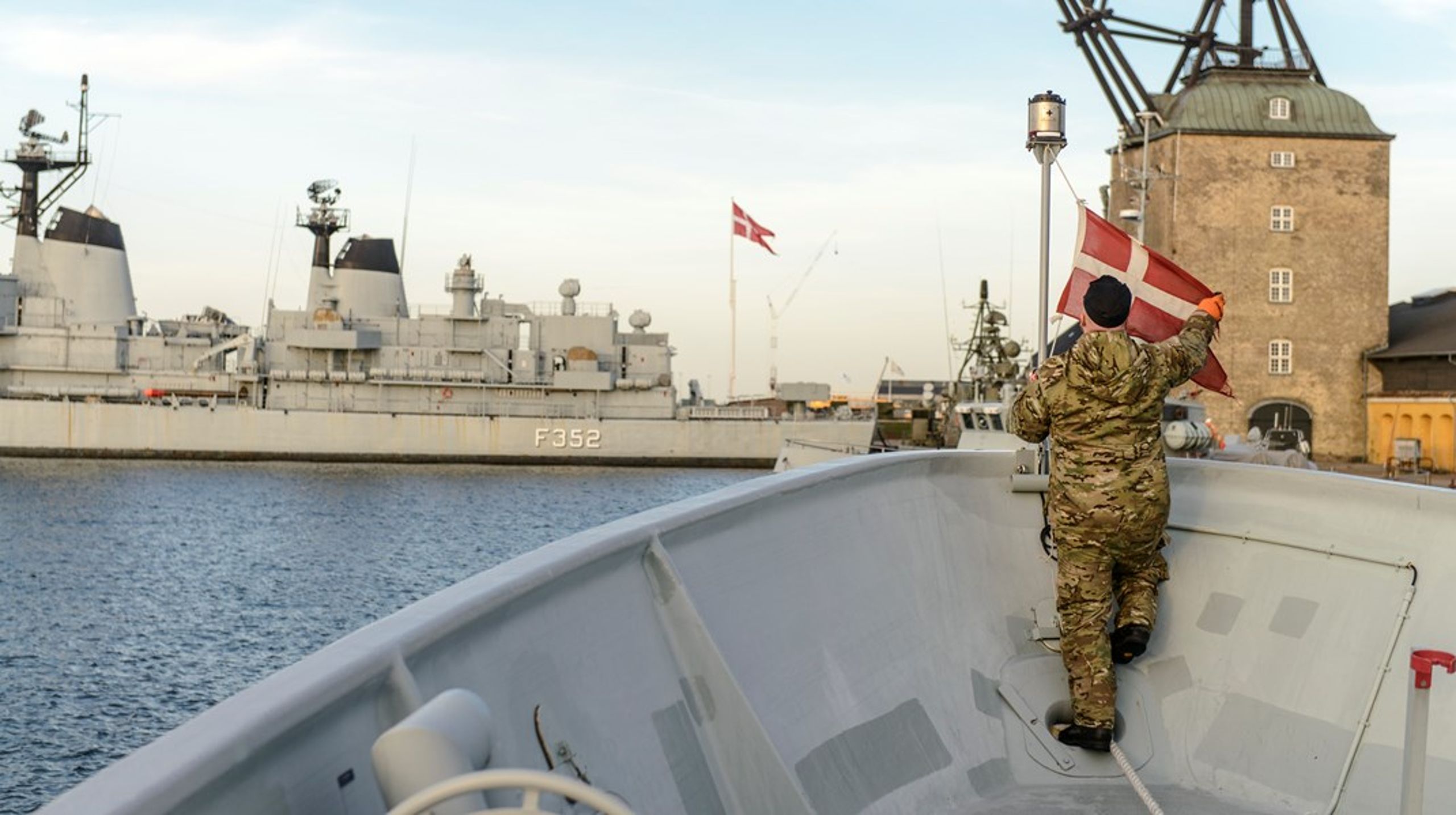 Der bør hurtigst muligt investeres i&nbsp;et nyt forsvar og totalforsvar baseret på et forsvarsbudget på 2 procent af BNP, skriver Torben Ørting Jørgensen og Adam Meinertz.&nbsp;<br><br>