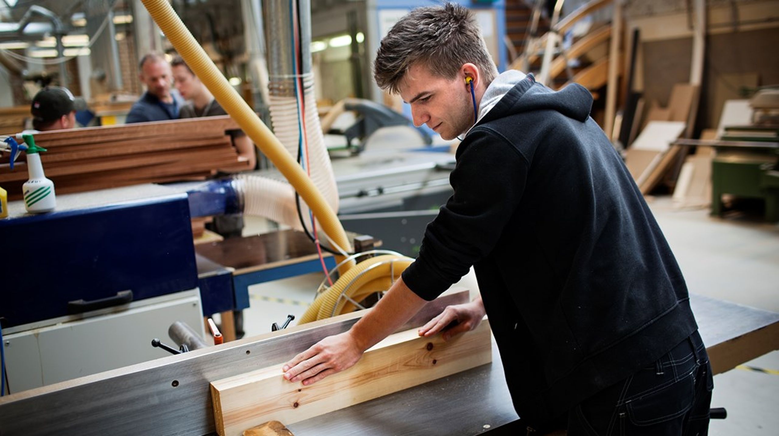 "Etableringen af klimaerhvervsskoler fremrykkes med ét år til 2023," står der i en opdateret udgave af reformaftalen.