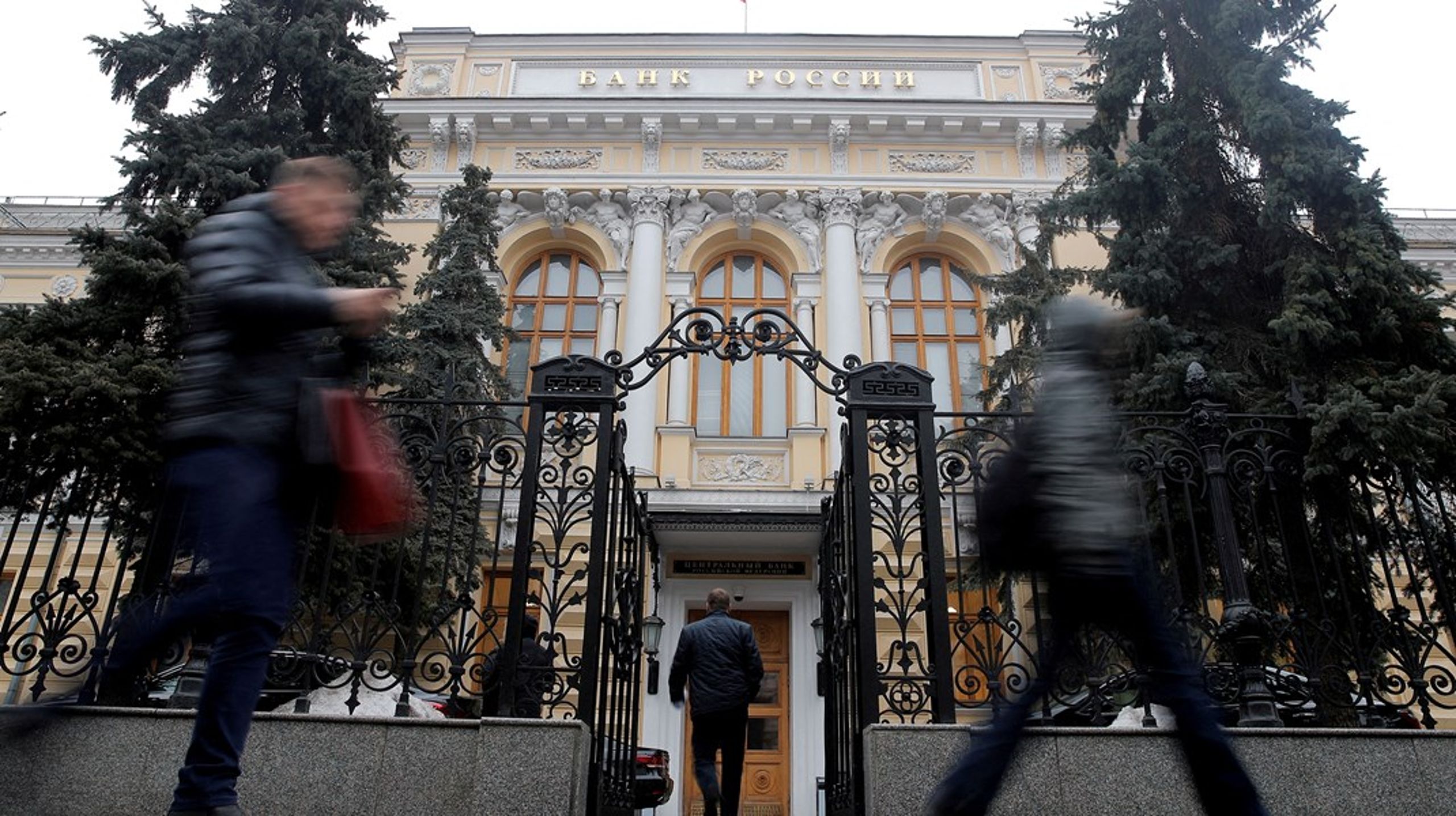 På kort sigt har beslutningen om at indefryse den russiske centralbanks aktiver i Vesten stor betydning, skriver Søren Hove Ravn.