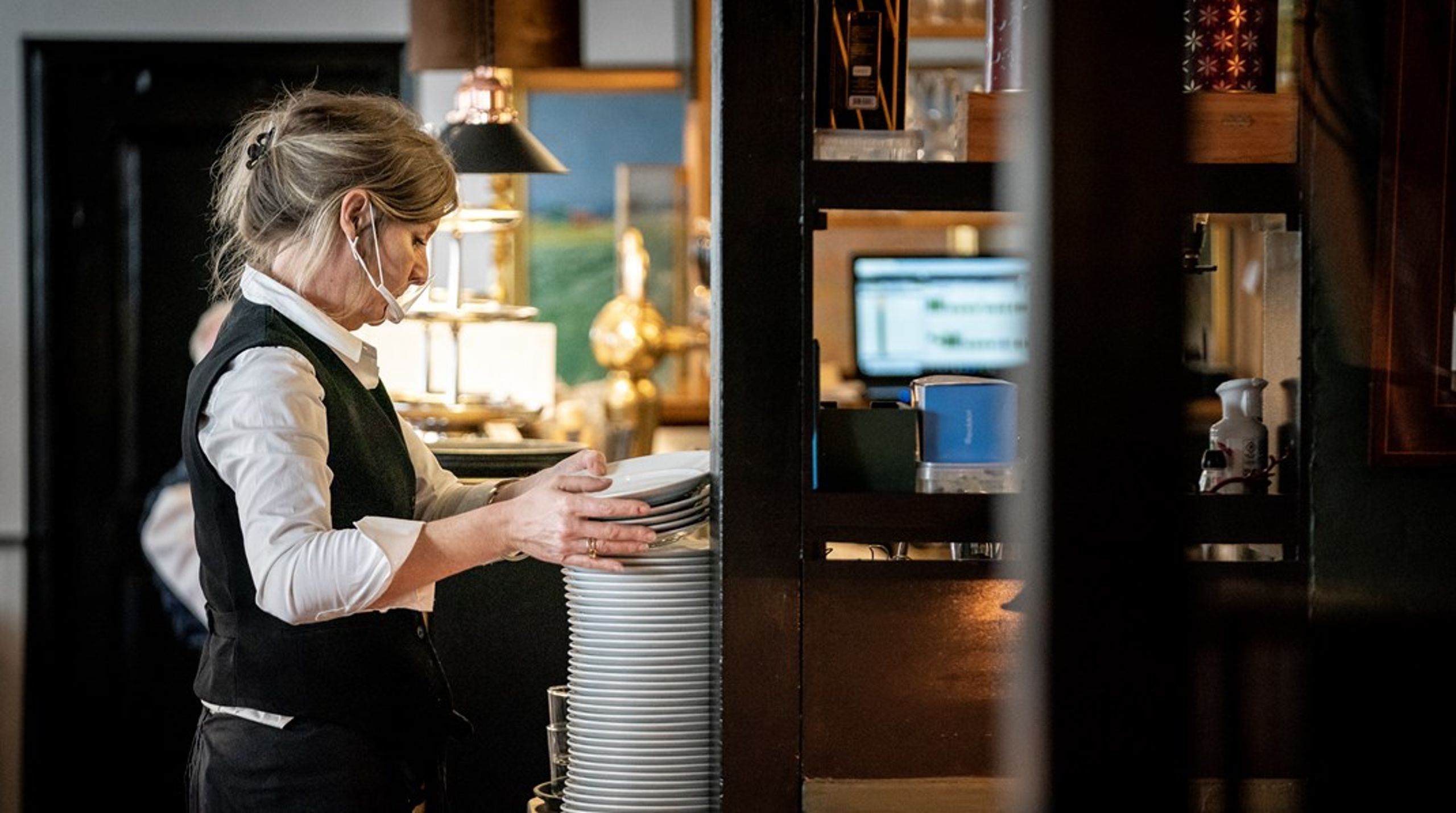 Den amerikanske servicesektor, der i høj grad er centreret om drikkepenge,&nbsp;er et godt eksempel på, hvad det kan betyde, hvis vi ser ind i en fremtid med markant mindre ufaglært eller kortuddannet arbejdskraft, skriver Caroline Howard Grøn.&nbsp;