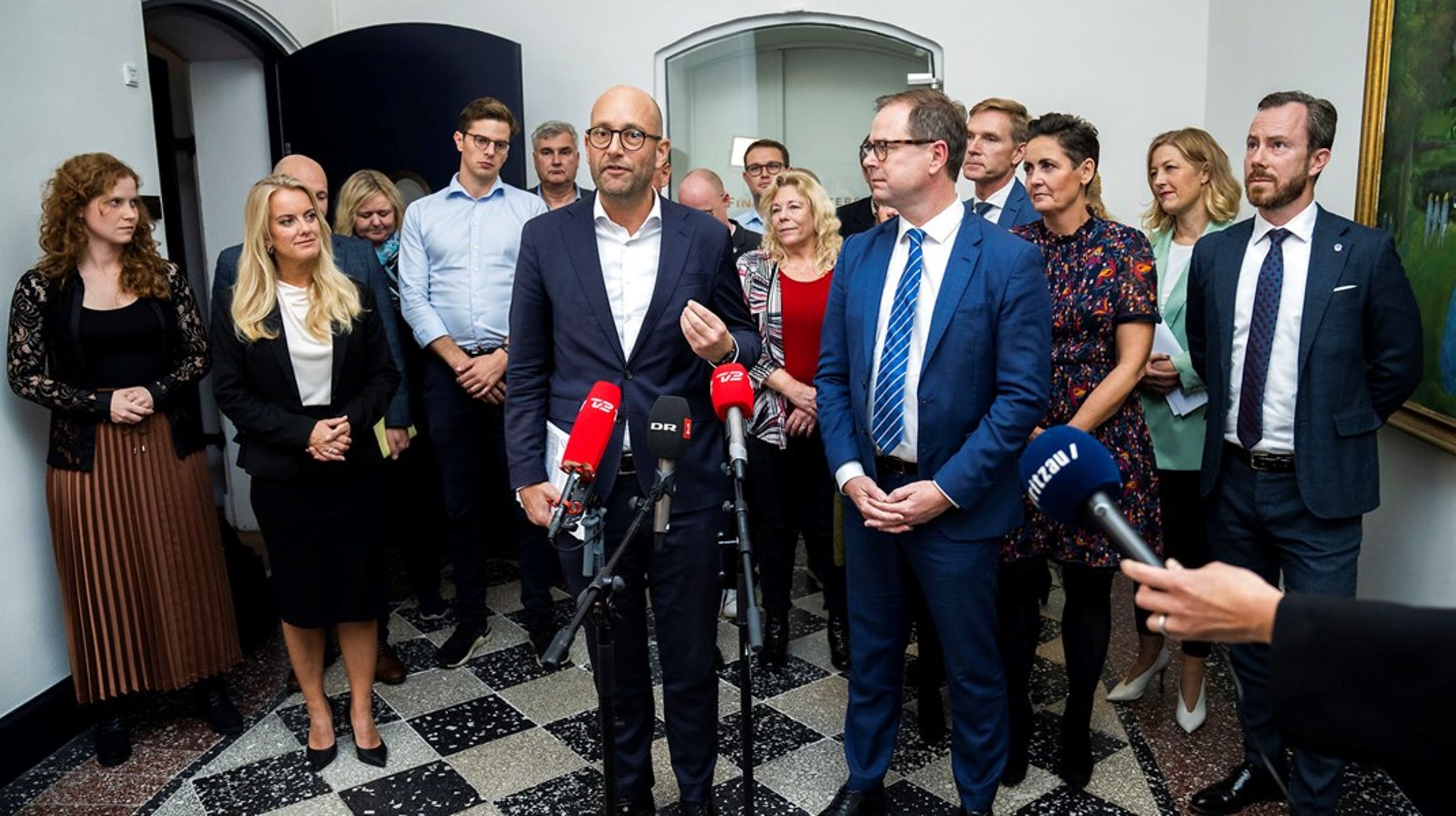 Der var brede smil at spore foran glasdørene i Finansministeriet i oktober sidste år, hvor et bredt flertal i Folketinget præsenterede en ny landbrugsaftale.