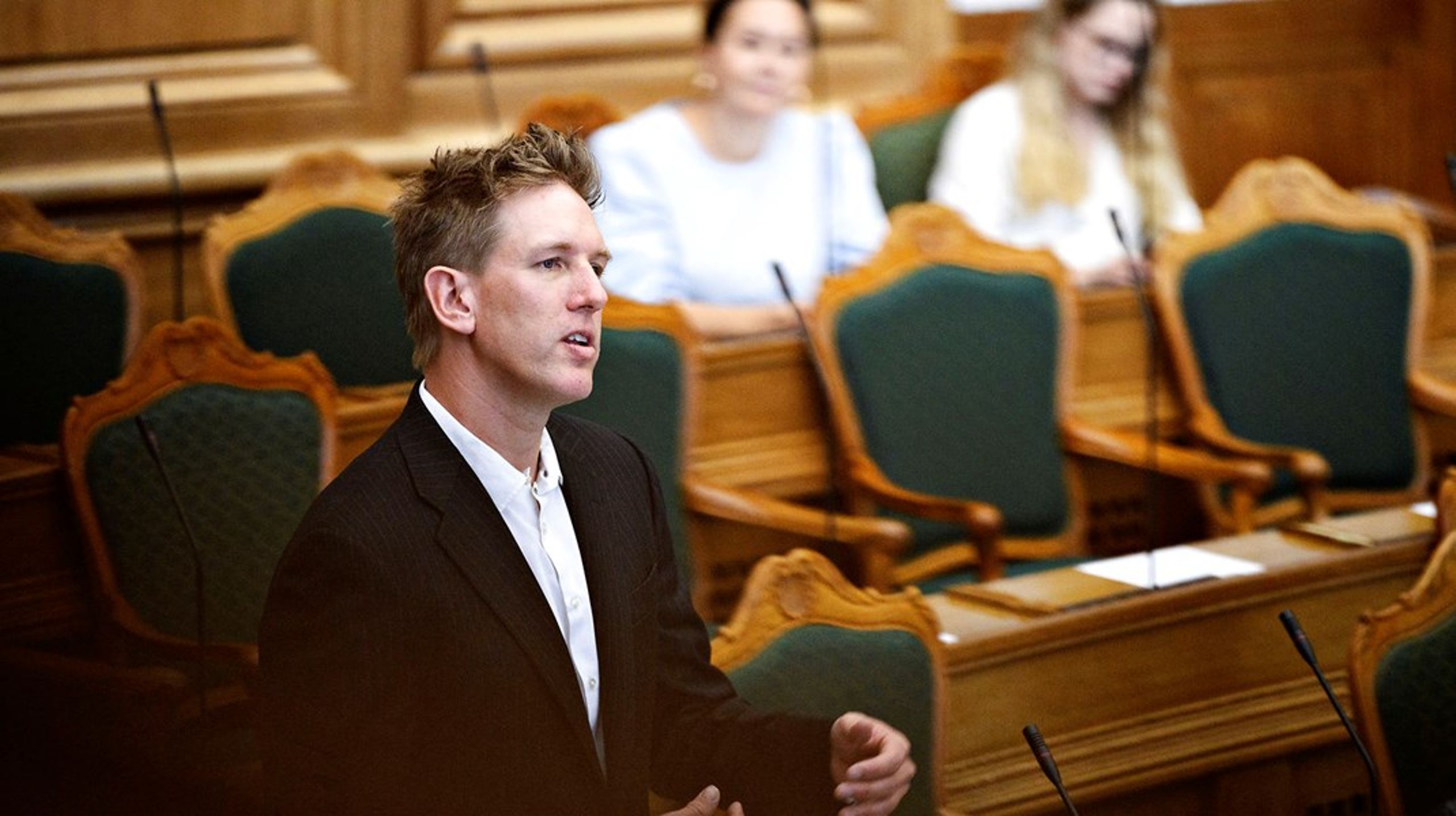 Det er helt på sin plads, at den finansielle sektor betaler sin del af Arne-pensionen, skriver Rune Lund (EL)