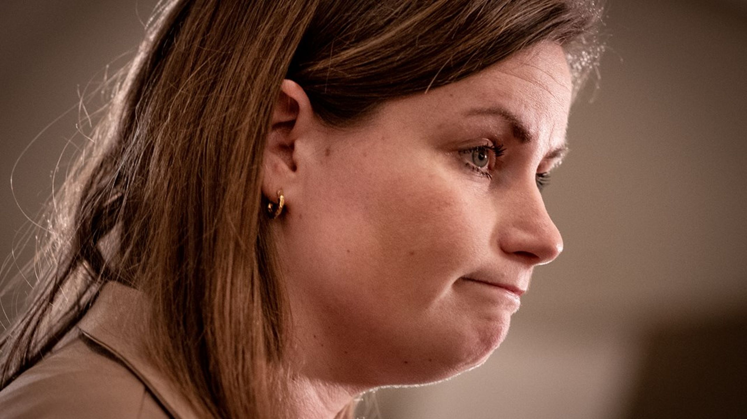 "Forholdet til EU er en planlagt diskussion, hvor Enhedslisten gradvist har ændret holdning. Men på Nato-området er det kritisk,&nbsp;fordi det er en aktuel diskussion, der er eksploderet mellem hænderne på dem," siger Erik Holstein i dagens Ajour.