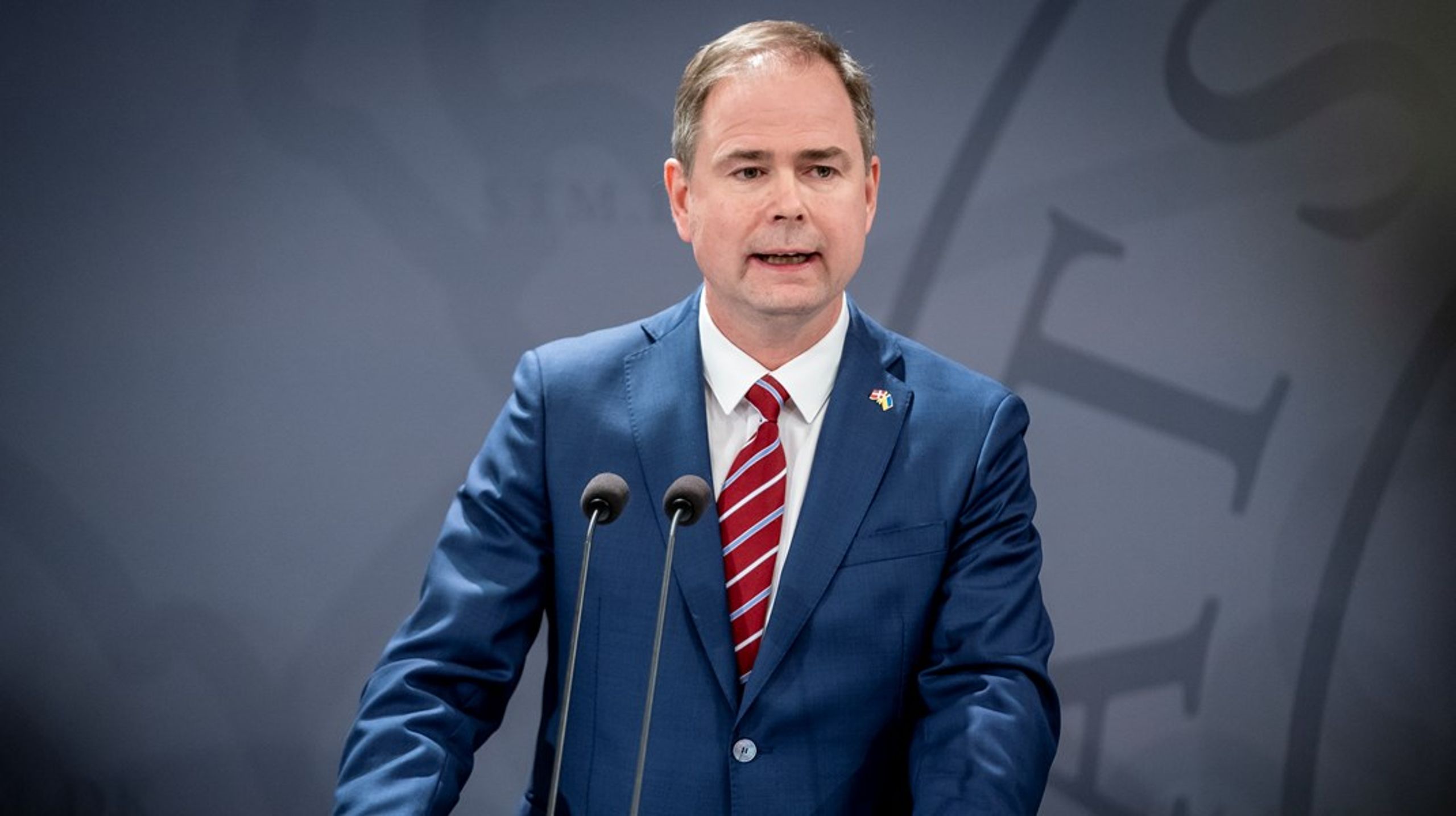 Forliste ældrecheck-forhandlinger udstiller en regering i problemer, skriver Jarl Coruda.