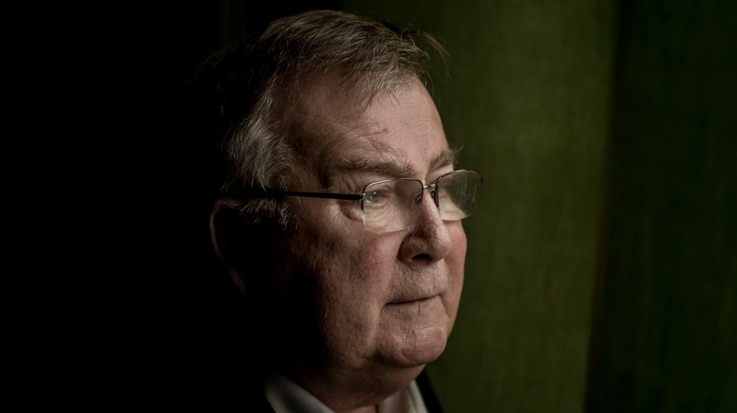 Mens alle avislederne har bifaldet beslutningen om ikke at ophæve Hjort Frederiksens immunitet, er Jakob Nielsen og Esben Schjørring&nbsp;noget mere betænkelige. Hvor blev tilliden til samfundets bærende institutioner af? Det spørgsmål diskuterer de to i Altingets ugentlige podcast, #dkpol.