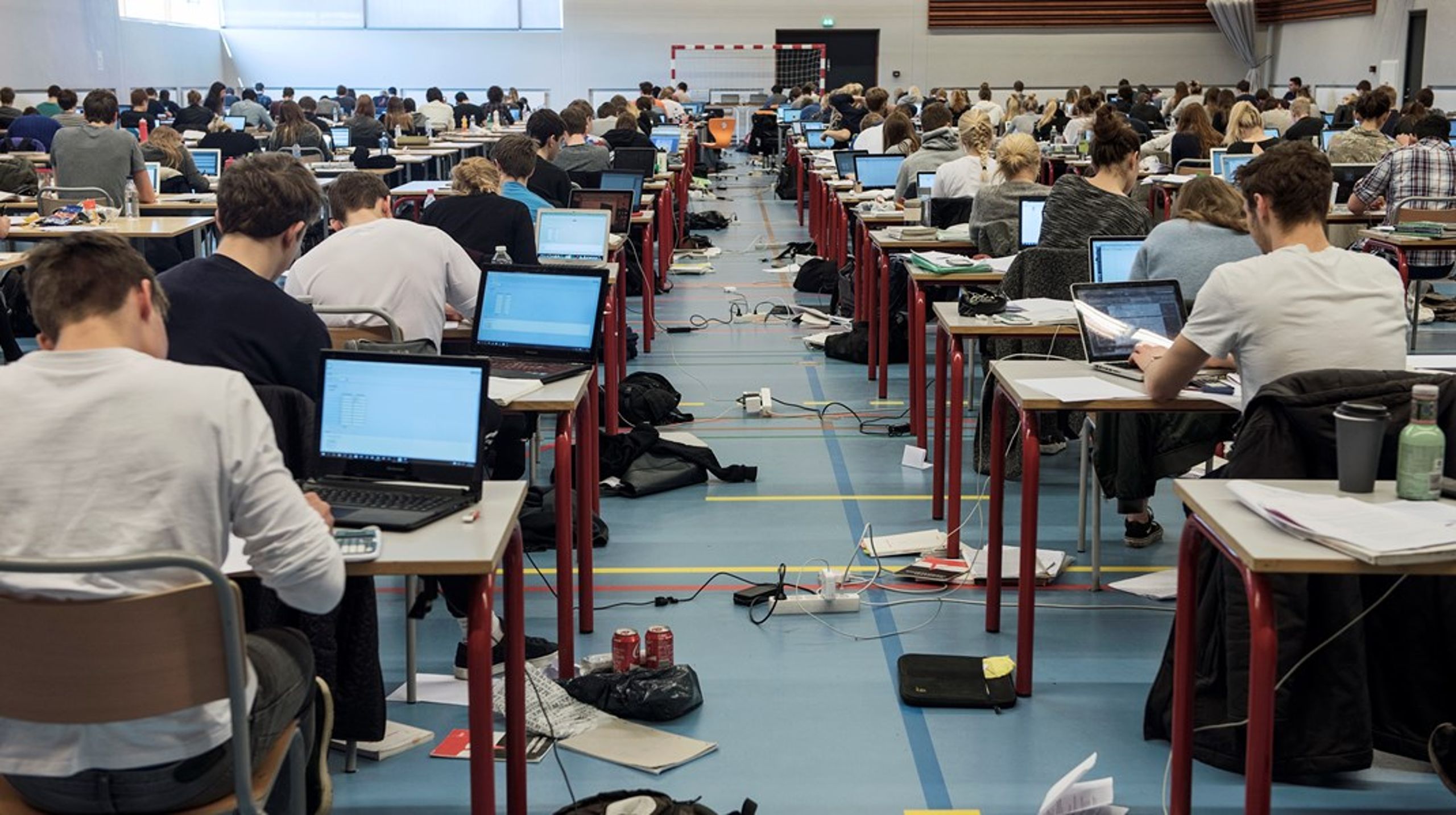 <div>Det er&nbsp;ønsketænkning at tro, at man kan udrydde problemet ved at mindske karakterernes betydning, skriver&nbsp;Berit Eika og Henrik C. Wegener.</div><div>&nbsp;</div>