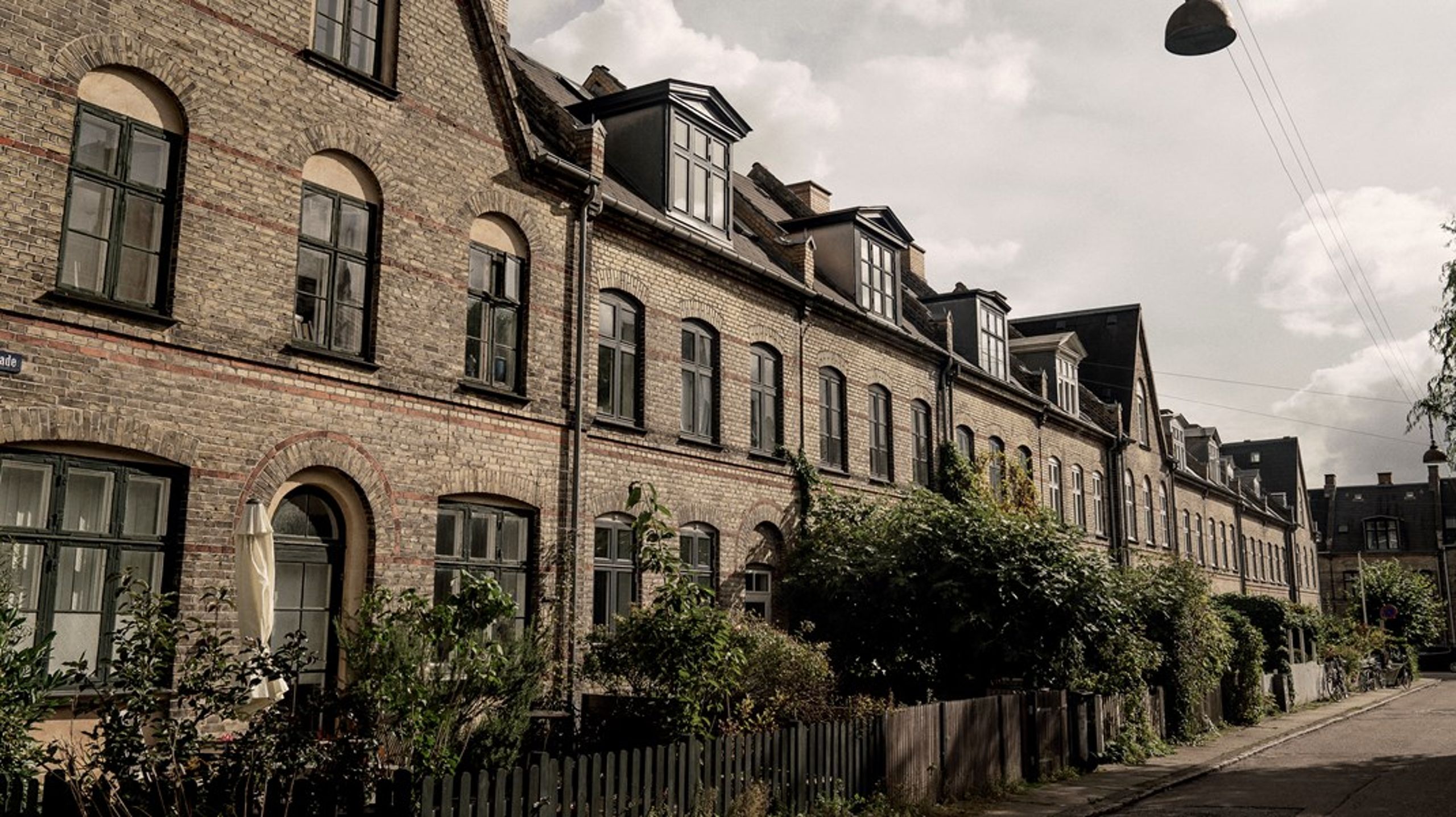 De billigste og mest
bæredygtige kvadratmeter er dem, der allerede er bygget. Og vi river alt for mange kvadratmeter ned,
som bærer på gode materialer og skøn kulturarv, skriver Trine Berthold.