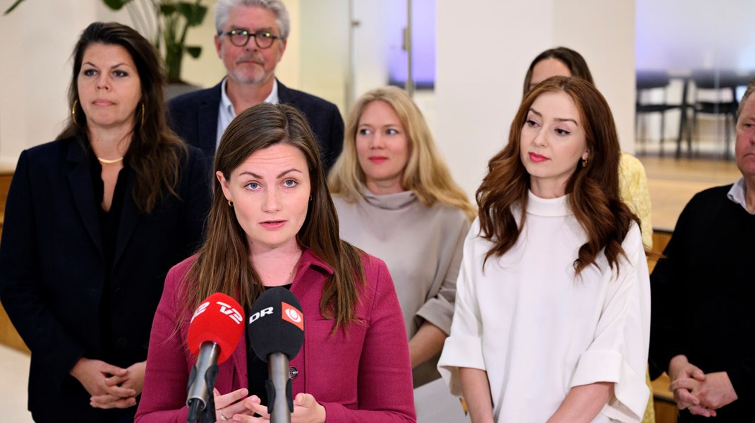 Men hvis Enhedslistens røde linje virkelig var, at kontanthjælpsloftet skulle fjernes med den nye aftale, må vi forvente, at Mette Frederiksens regering bliver væltet, skriver&nbsp;Sikandar
Siddique.