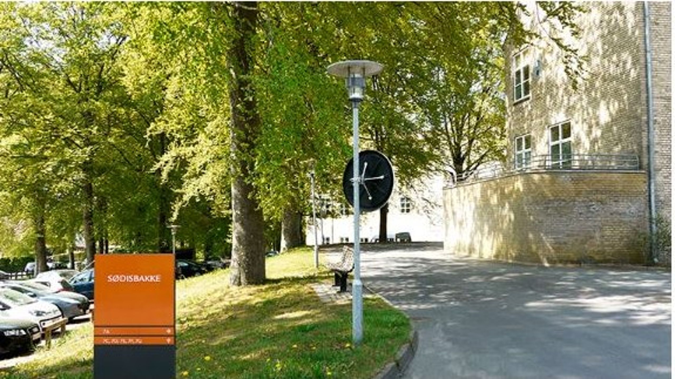 Anders Rytter Munk kom efter en hård periode i et botilbud i Hobro til det store regionale bosted Sødisbakke ved Mariager.&nbsp;Her gik det først bedre, men siden værre og med en række magtindgreb, fortæller hans forældre.