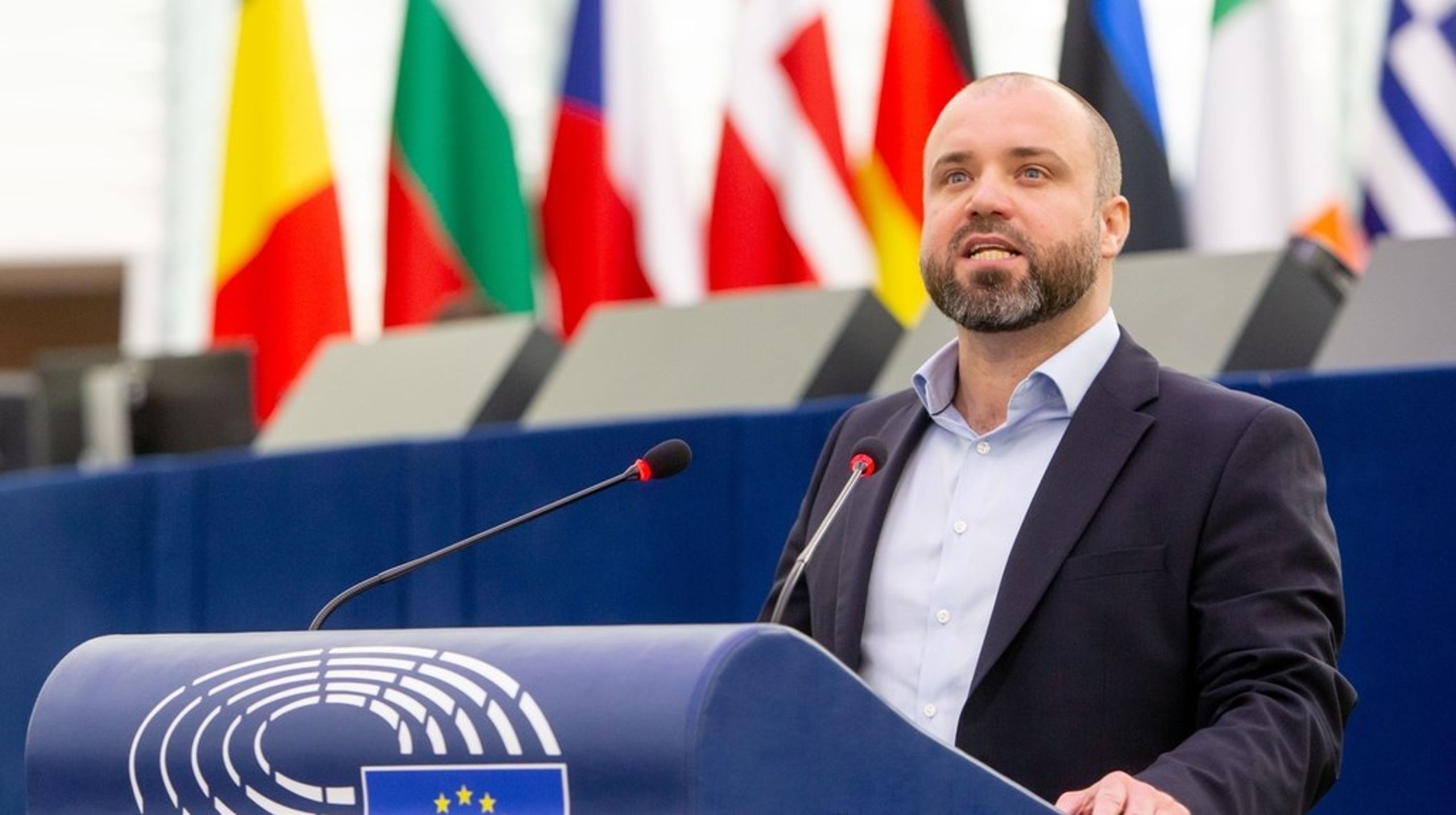 Nikolaj Villumsen kritiserer samtidigt barselsordningen for Europa-parlamentarikere.&nbsp;