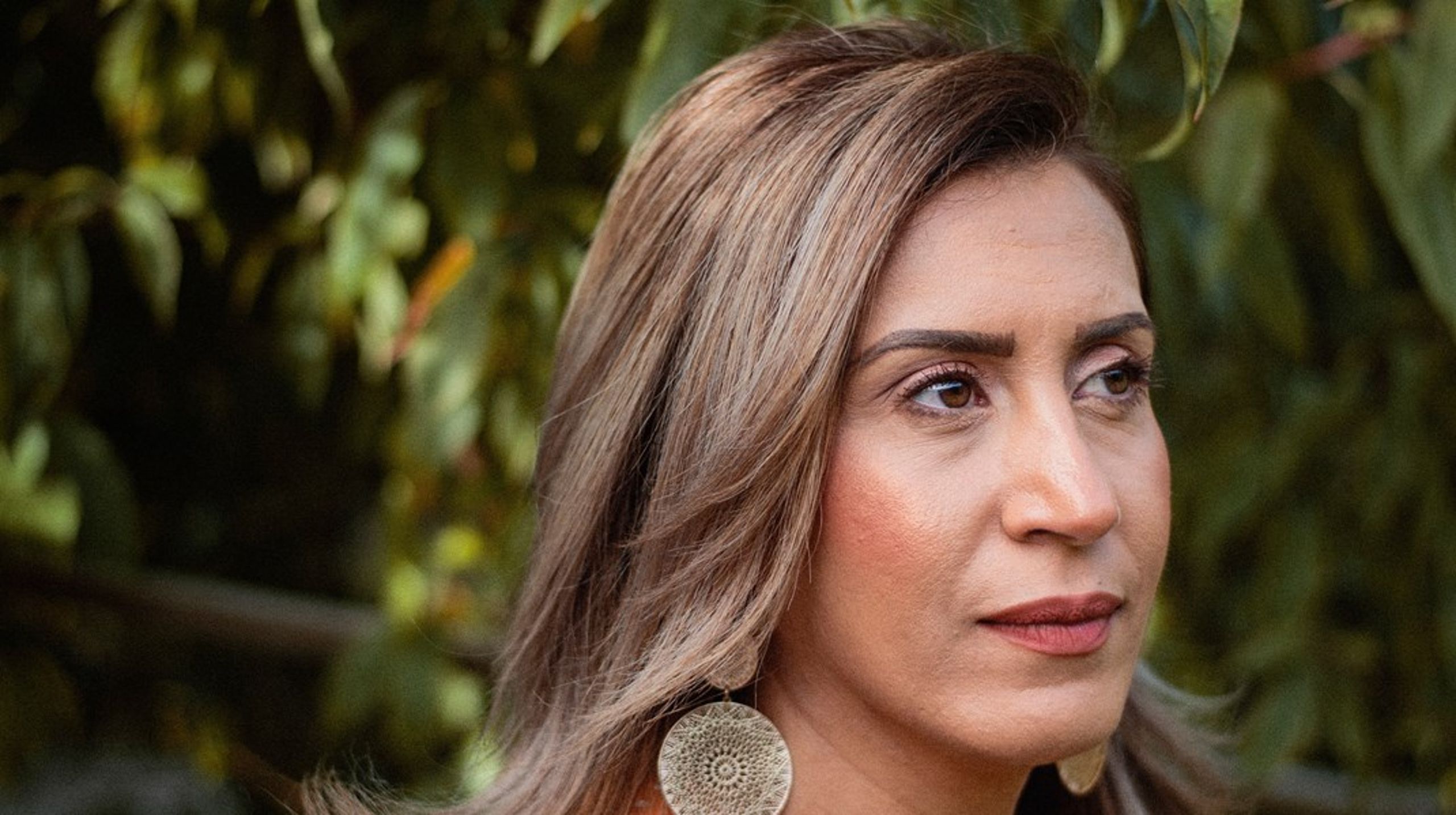 Kefa Abu Ras trækker sig som medlem af Kommissionen&nbsp;for den glemte kvindekamp, der&nbsp;foreslår forbud mod tørklæder for piger i grundskolen.&nbsp;