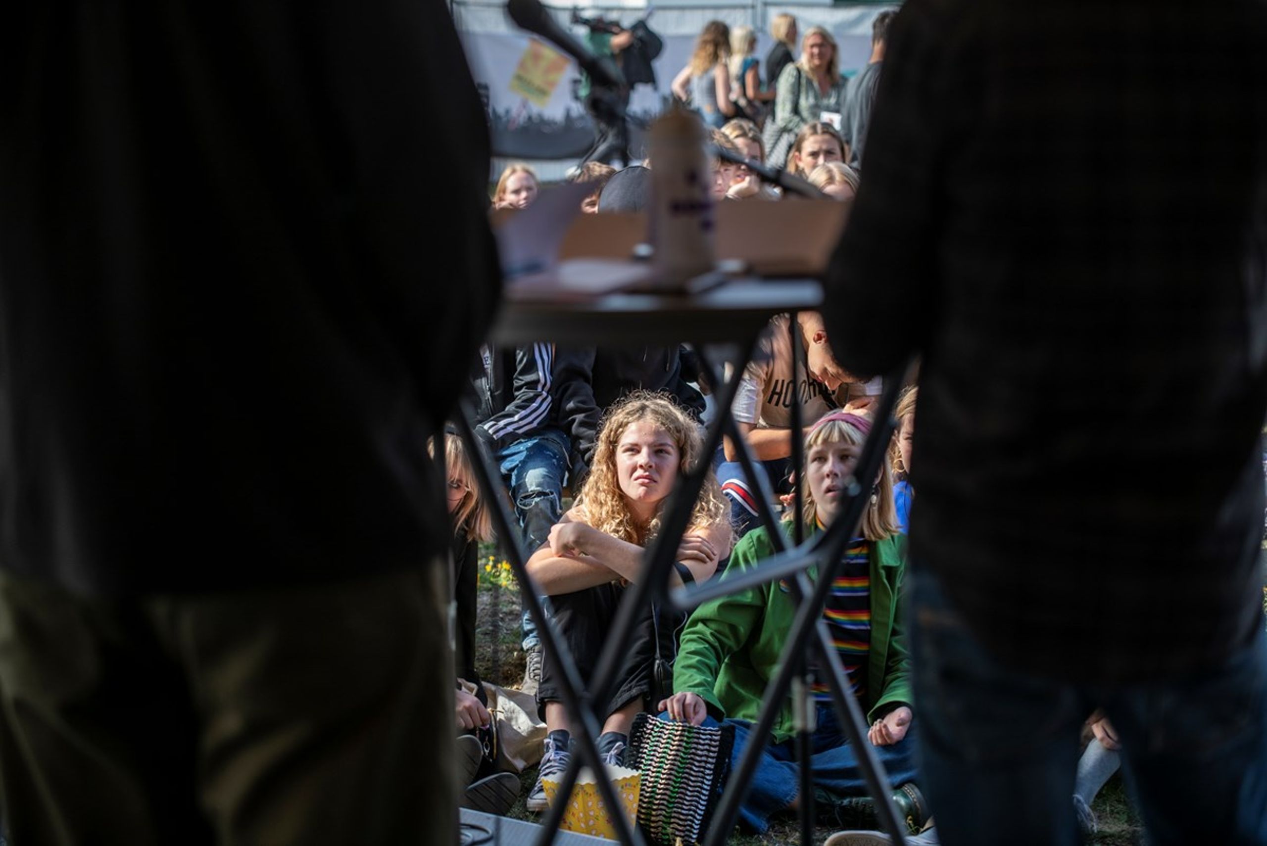 Ungdommens Folkemøde&nbsp;er - som de voksnes - en demokratifestival, men målrettet unge. Debatter er en stor del af mødet. Her diskuteres alkoholpolitik under titlen "Bajernes bagside - debat om unges drukkultur" med et panel bestående af Embla Bangsgaard Nielsen fra DGS, Jakob Bonde Nielsen fra DSU og Filip Krag Knop, læge ved Gentofte sygehus. Som læge&nbsp;har han set masser af unge mennesker på skadestuen 'helt væk, fordi de har drukket en flaske vodka.'