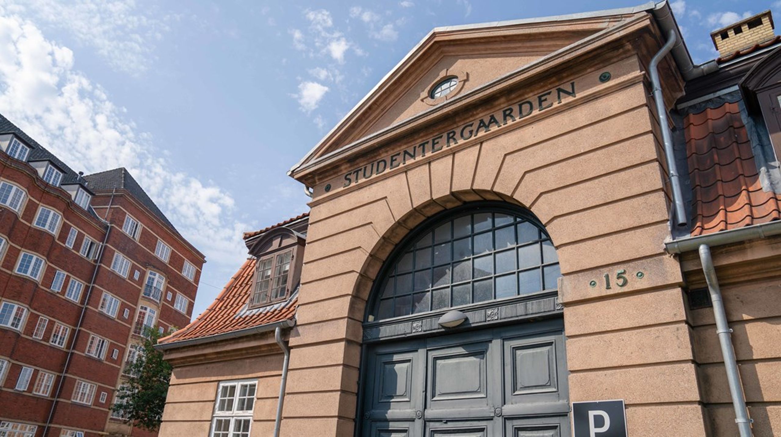 Siden 2010 er der kommet flere studerende i landets største byer, mens udbuddet af små og billige boliger var faldet. Og i København er der kun en studiebolig til hver sjette studerende, skriver Astrid Danefeld Bruun.