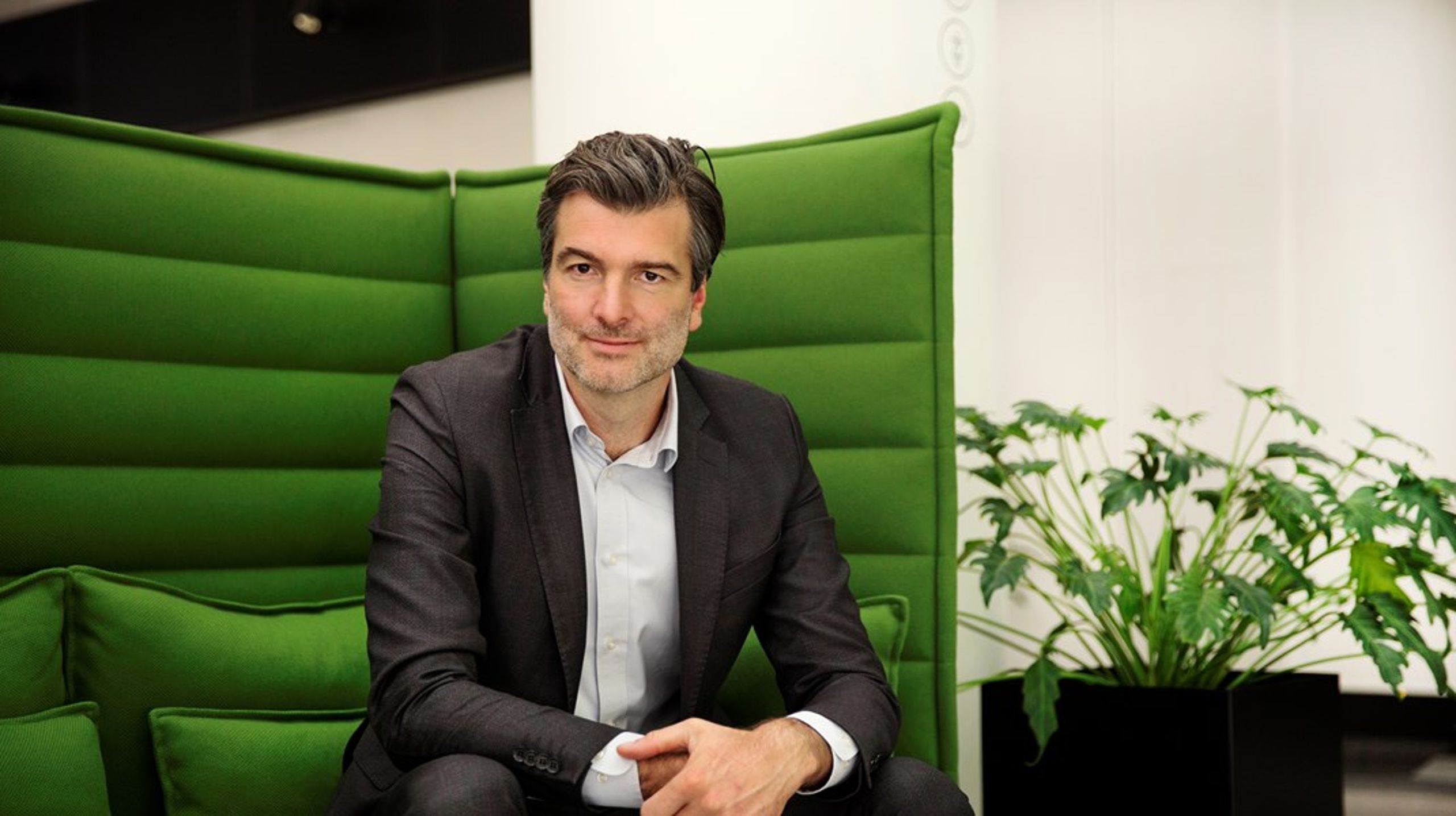 Ifølge DI's politiske direktør, Emil Fannike Kiær, risikerer flere danske virksomheder at lukke, hvis ikke regeringen udskyder den nye regulering, der træder i kraft.&nbsp;