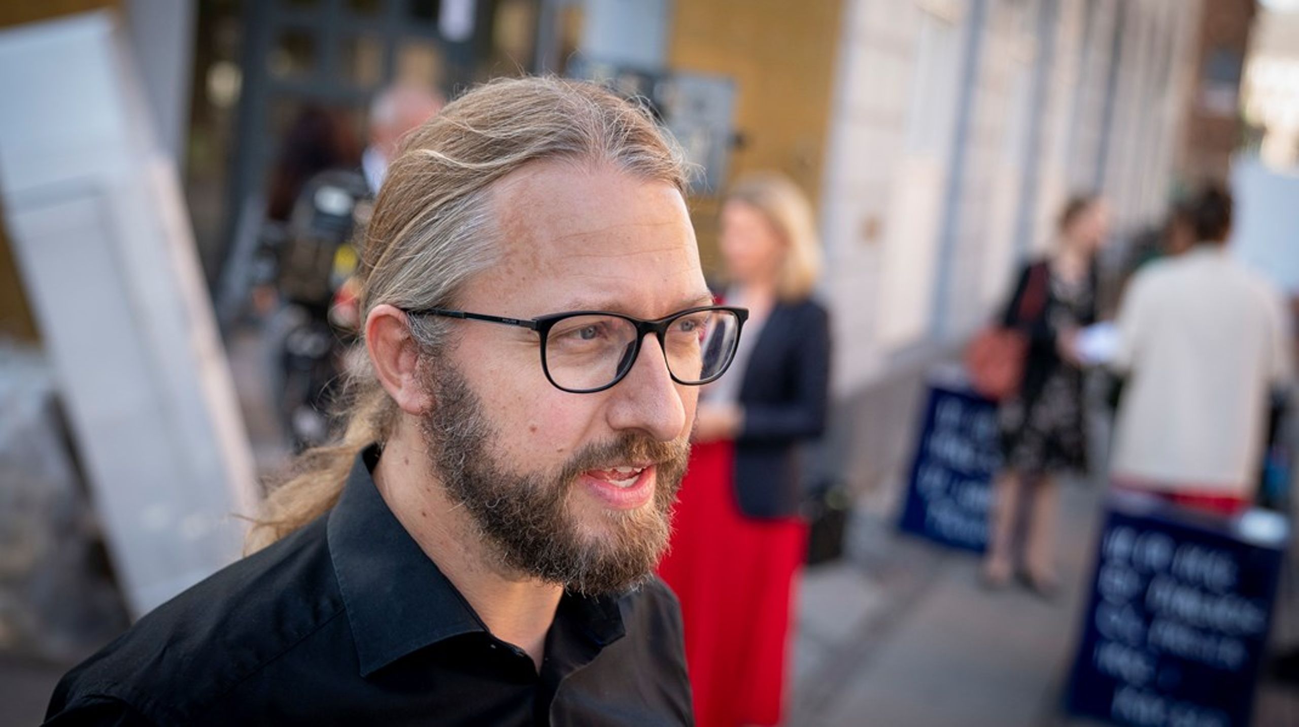 Radikales psykiatriordfører Stinus Lindgreen er positivt stemt over, at forhandlingerne er rykket til Finansministeriet.