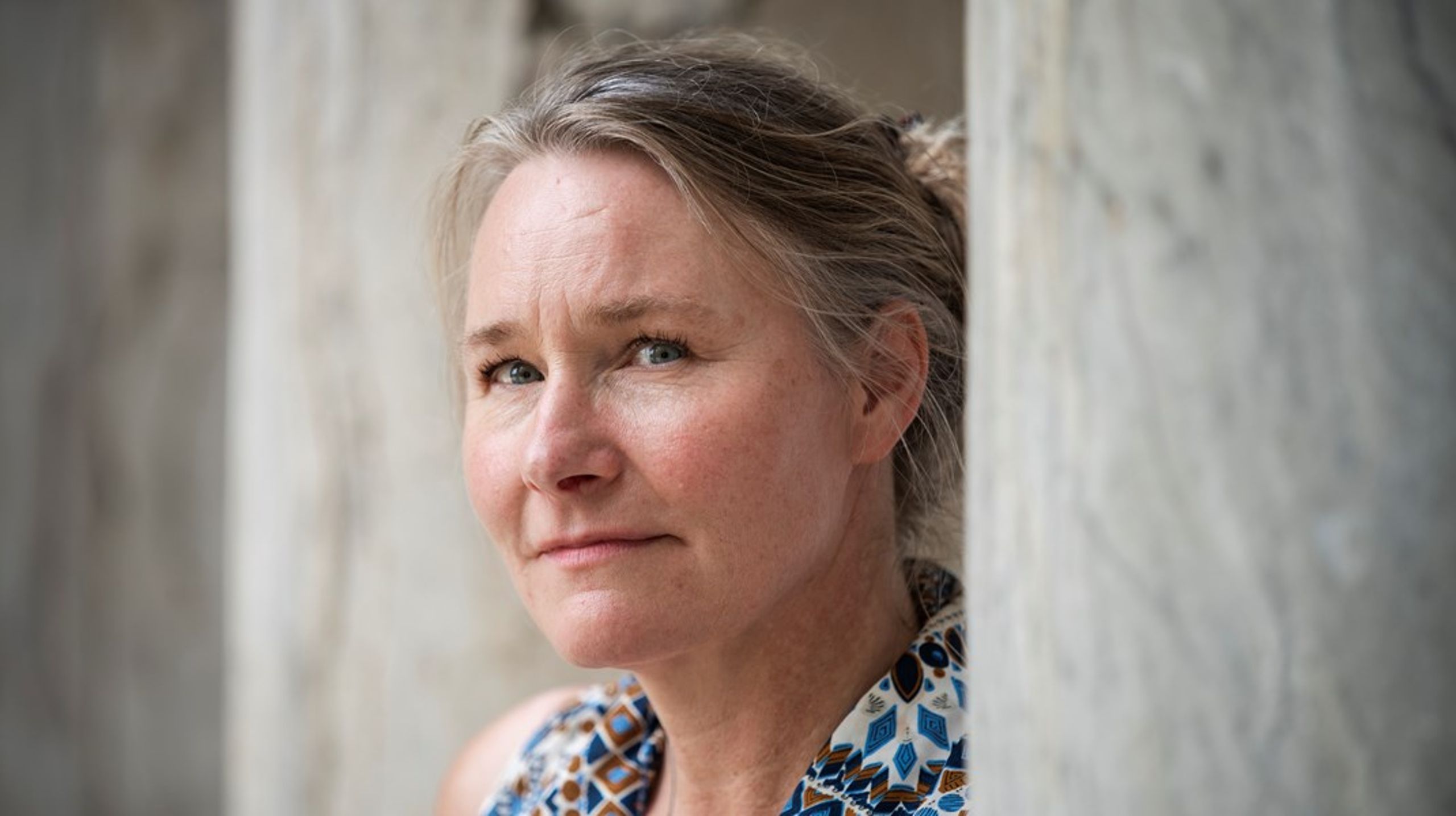 Liv Egholm, lektor, Ph.d på Center for Civilsamfundsstudier på CBS har afdækket hvordan civilsamfund, stat og erhvervsliv i mange år har været vævet tæt sammen omkring opgaven med at gribe og sørge for samfundets mest udsatte.&nbsp;&nbsp;