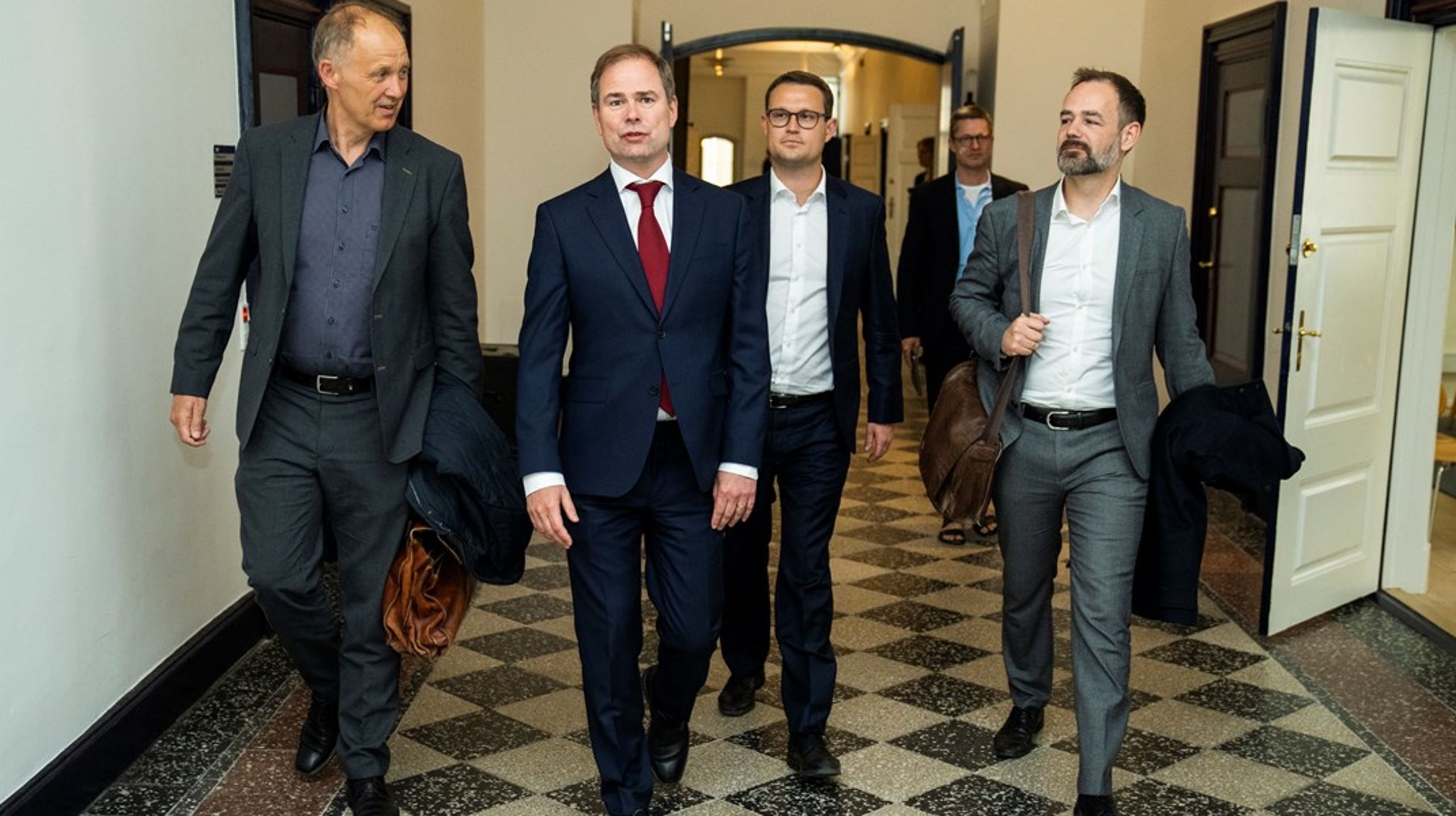 Regeringen kan ikke svare på, hvordan den vil øge arbejdsudbuddet med 90.000 hænder, som KL på baggrund af Finansministeriet har beregnet vil mangle i 2030. Ifølge KL-formand skyldes det den forestående valgkamp.