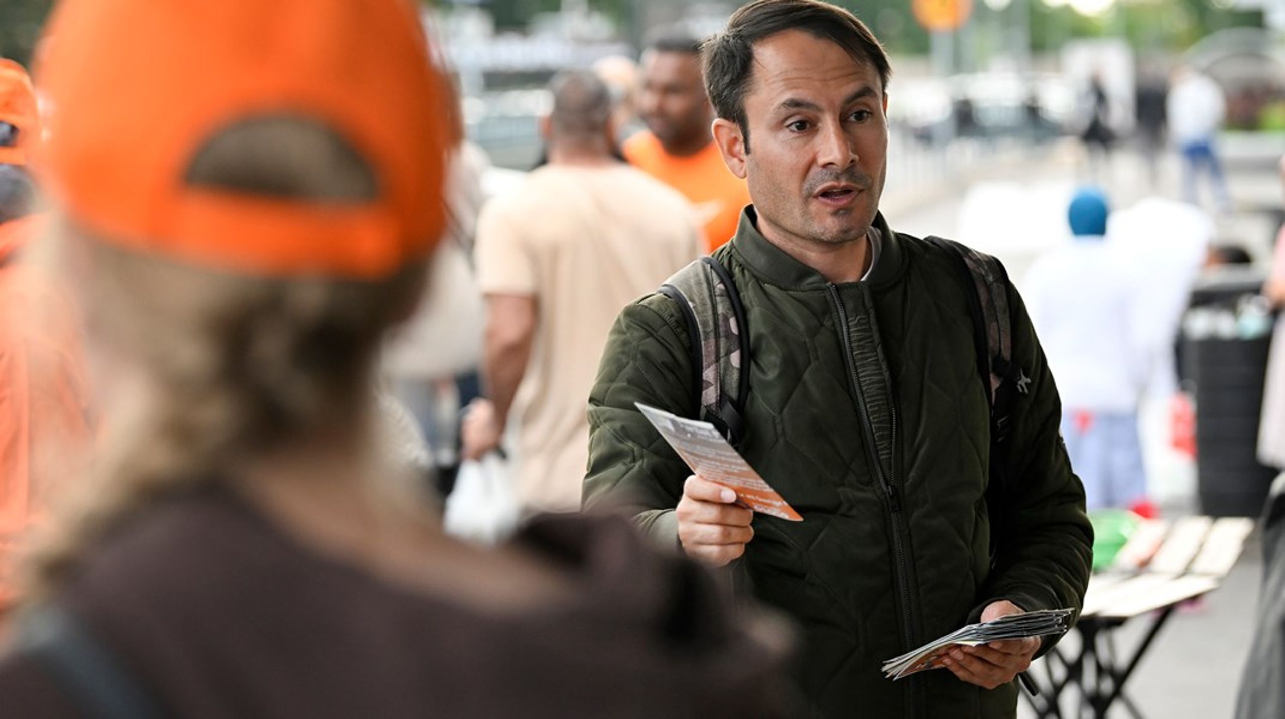 Mikail Yüksel blev i 2018 smidt ud af det svenske Centerpartiet, fordi han havde haft tilknytning til den tyrkiske bevægelse&nbsp;De Grå Ulve. Nu er han leder af partiet Nyans.