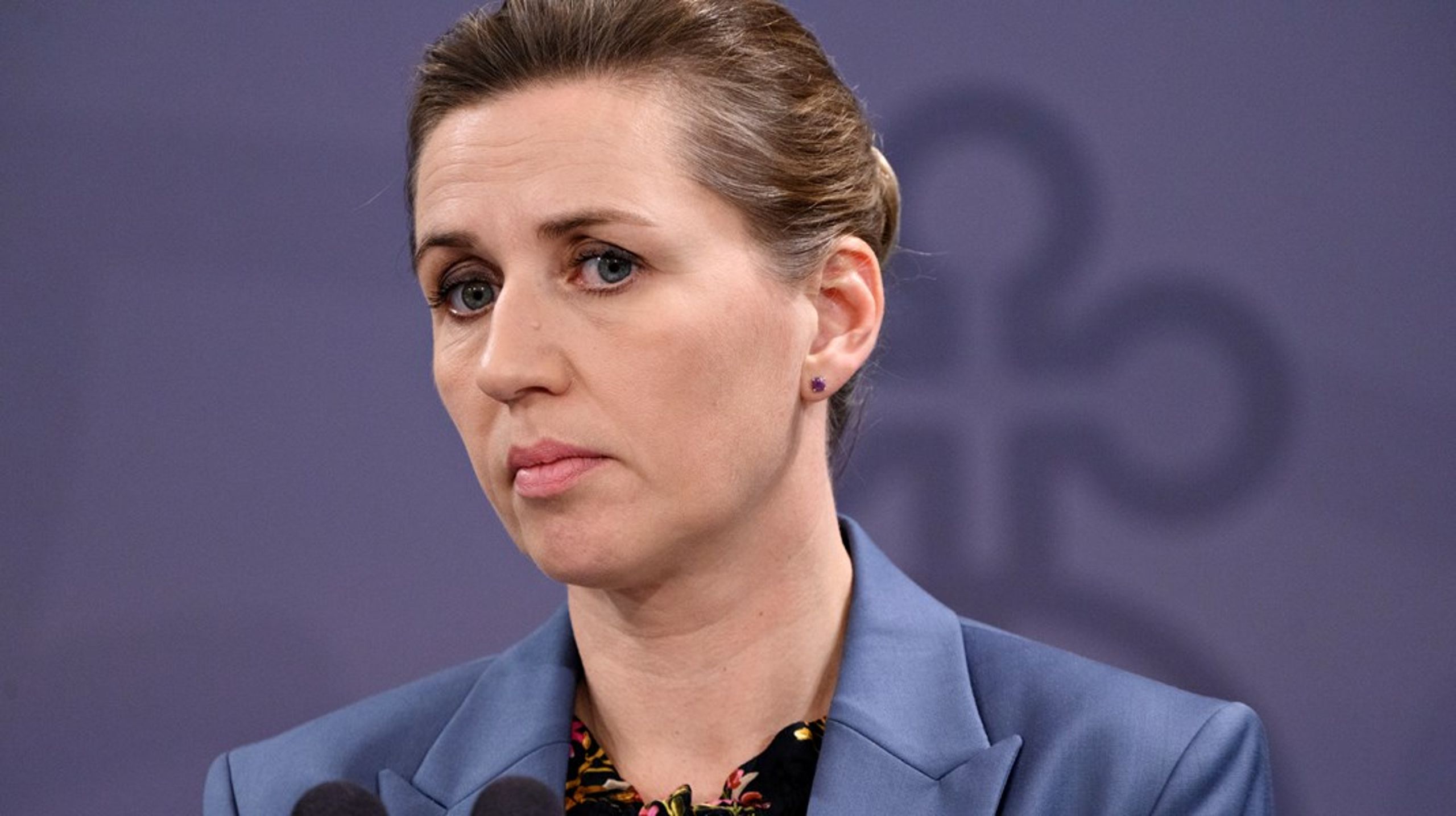 Det ville dog klæde landets statsminister at forholde sig til kritikken for det, den er, skriver Camilla Søe.