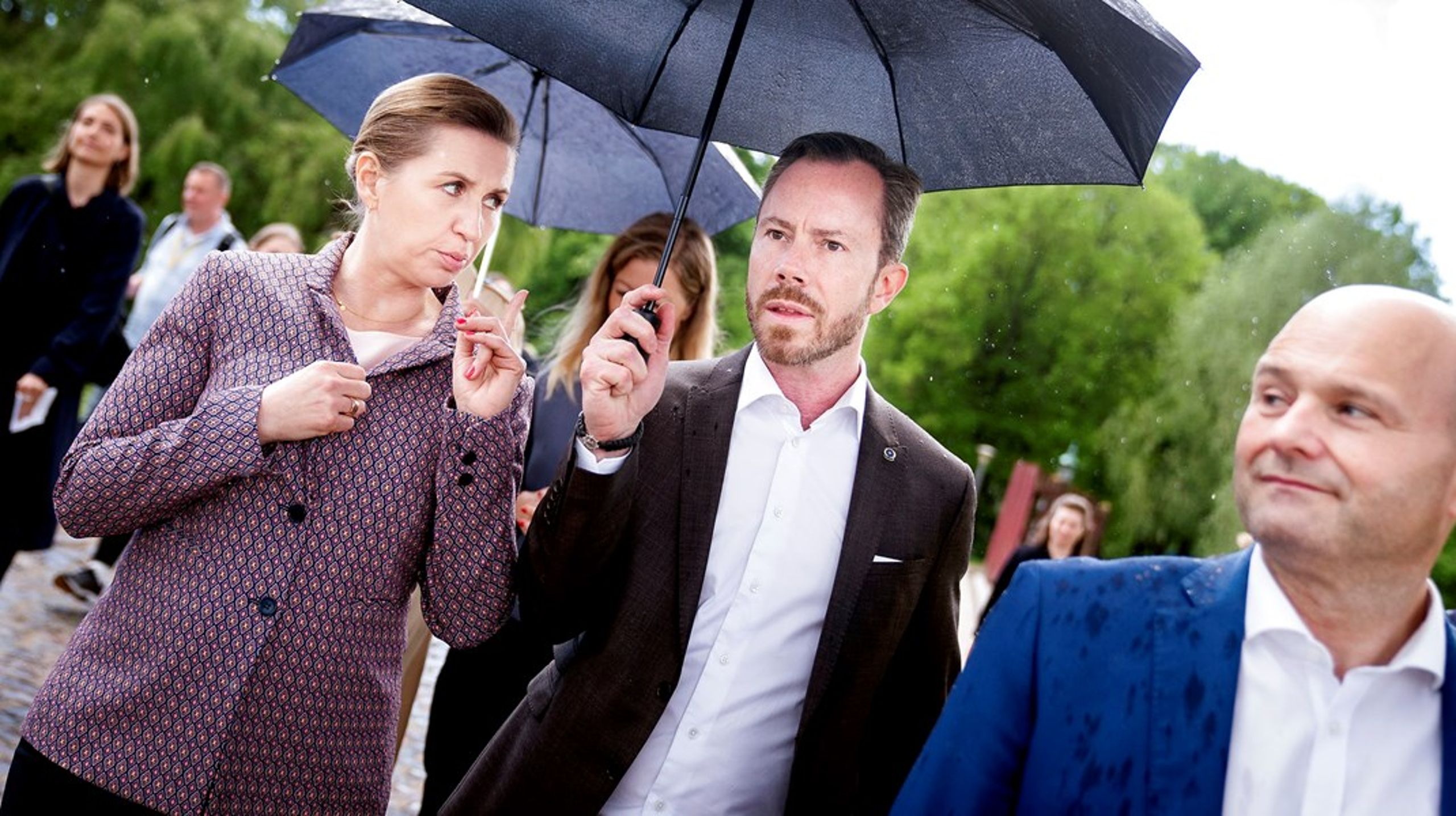 Mens Socialdemokratiet og Venstre ligger tæt på hinanden på de overordnede velfærdspolitiske prioriteringer, så har Konservatives statsministerambitioner tilføjet et mere liberalt udfaldsrum for en eventuel blå regering.