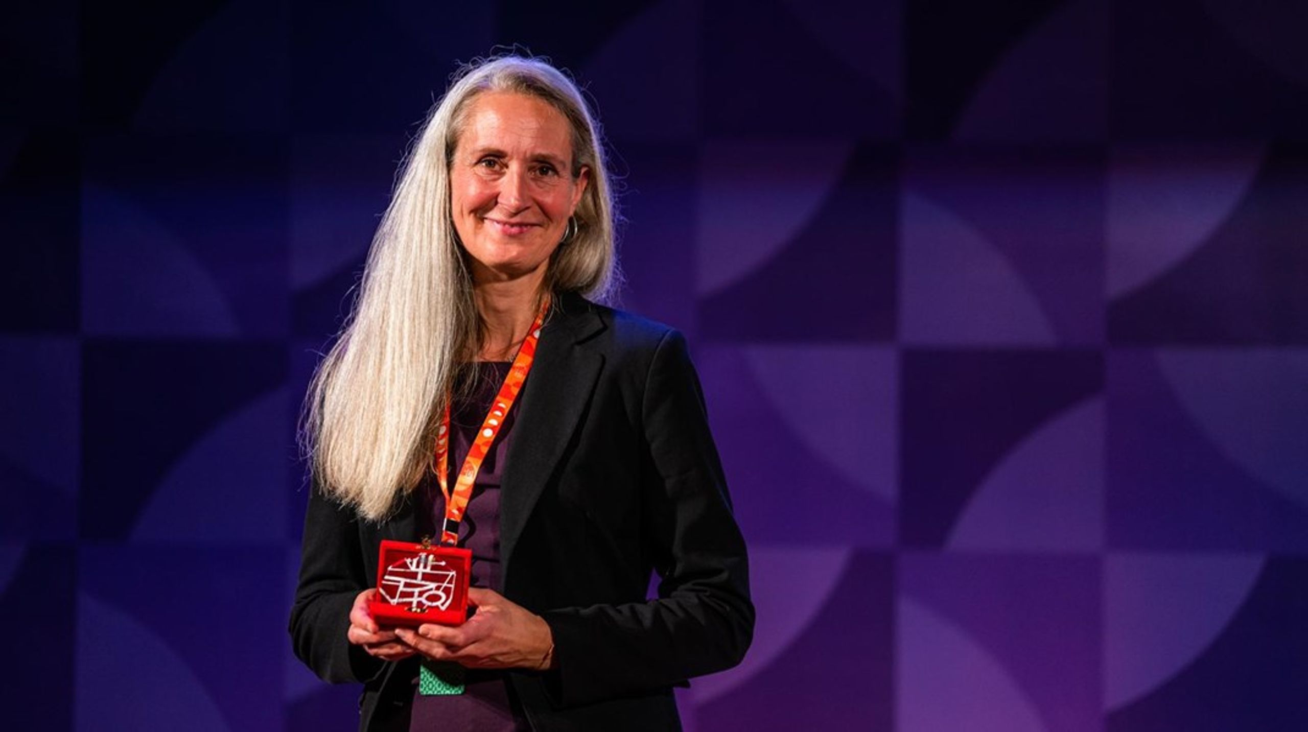 Chefkonsulent i Københavns
Kommune Bettina Bergmann modtog bæredygtighedsprisen i Rio de Janeiro&nbsp;i
Brasilien 17. oktober.