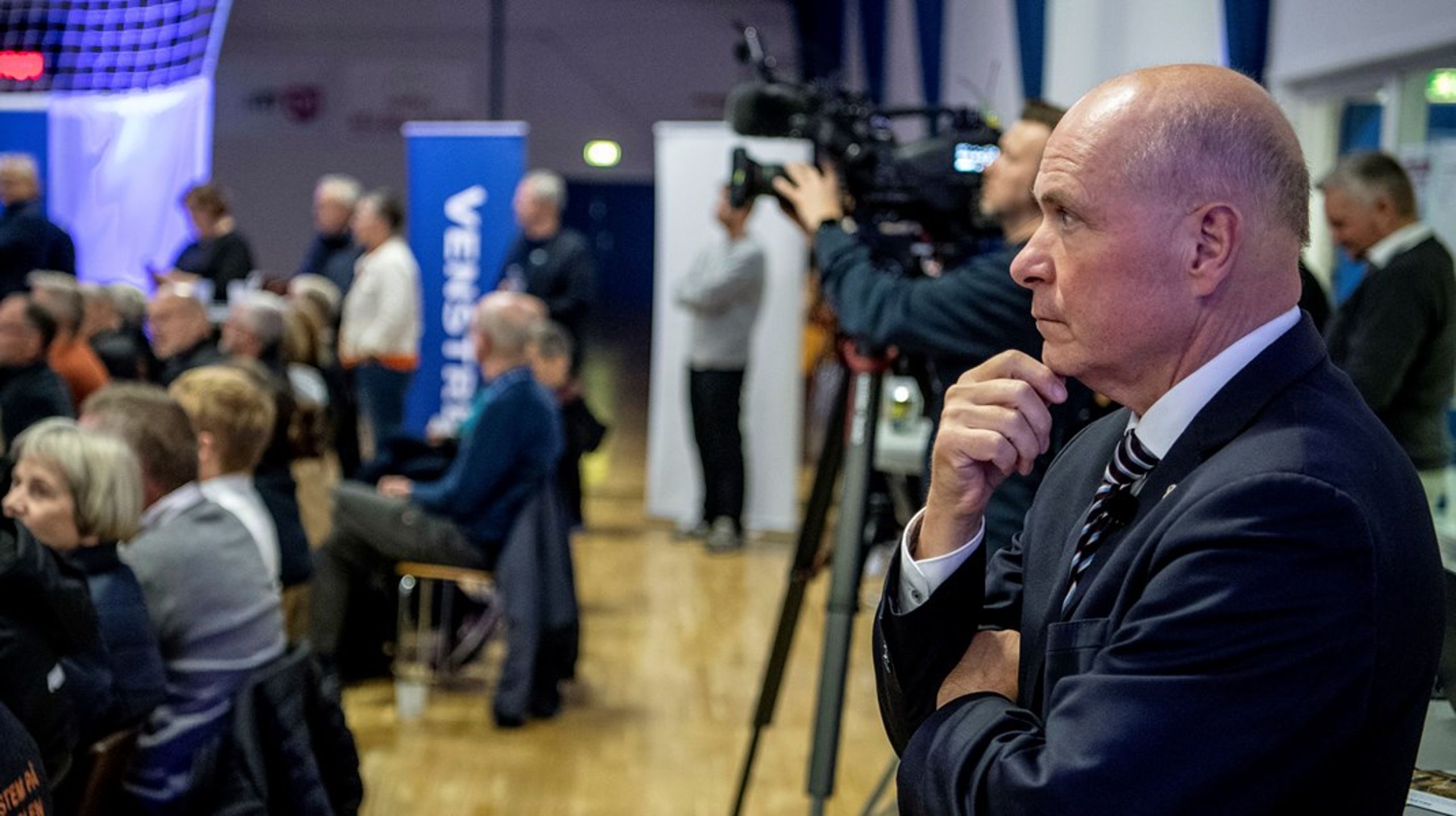 Søren Gade har ikke ondt af Lars Løkke Rasmussen i 2019 blev væltet som formand for Venstre: "Hvis du som krigsfører går ud og undsiger alle din soldater lige inden en krig, så vil du blive skudt i ryggen. Sådan er det både i krig og politik," siger den tidligere forsvarsminister.