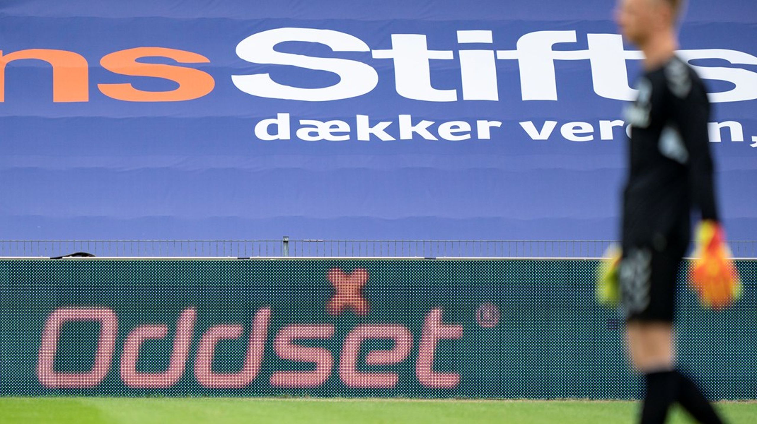 Det er et politisk problem, fordi det er dybt skadeligt for mennesket, fællesskabet og samfundet, når spil har kontrol over menneskeliv, skriver Sarah Abildskov.