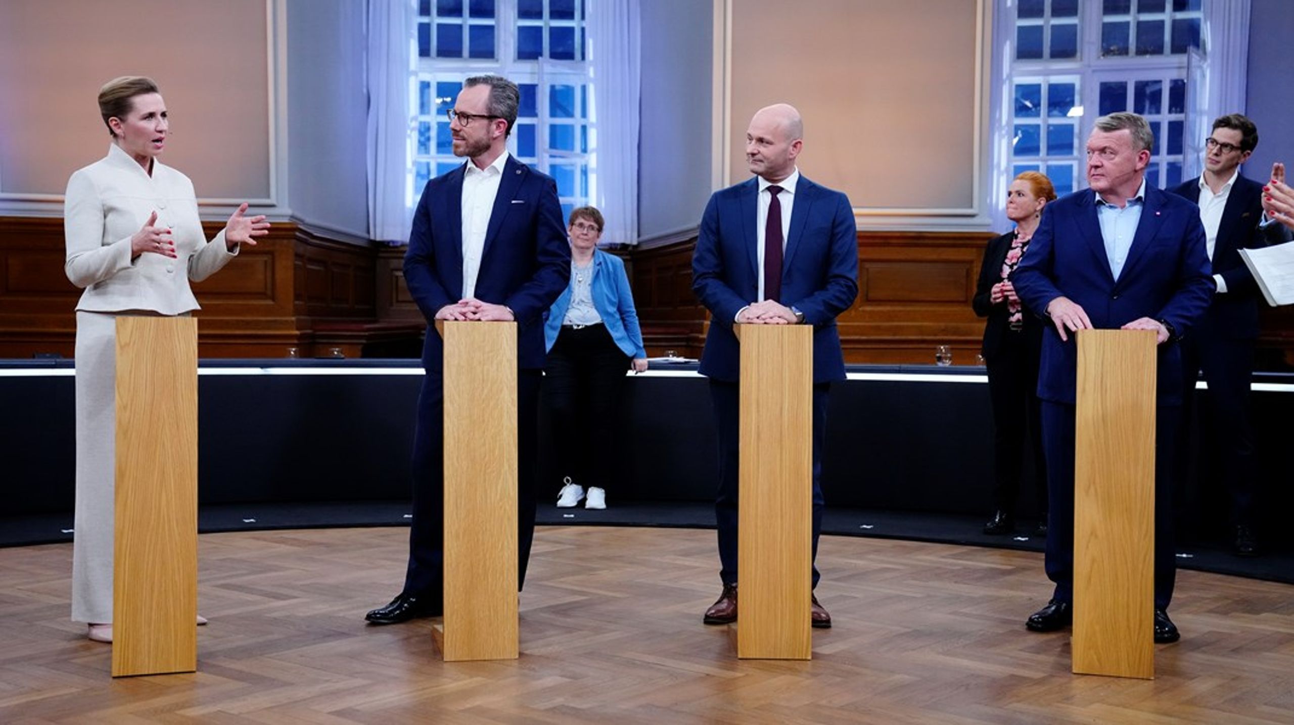 Højrefløjens holdning til en bred regering med Socialdemokratiet er blevet noget anderledes efter valgets afgørelse. Et muligt samarbejde vil dog hæmme de borgerlige partiers politiske genopbygning, skriver Rasmus Ulstrup.