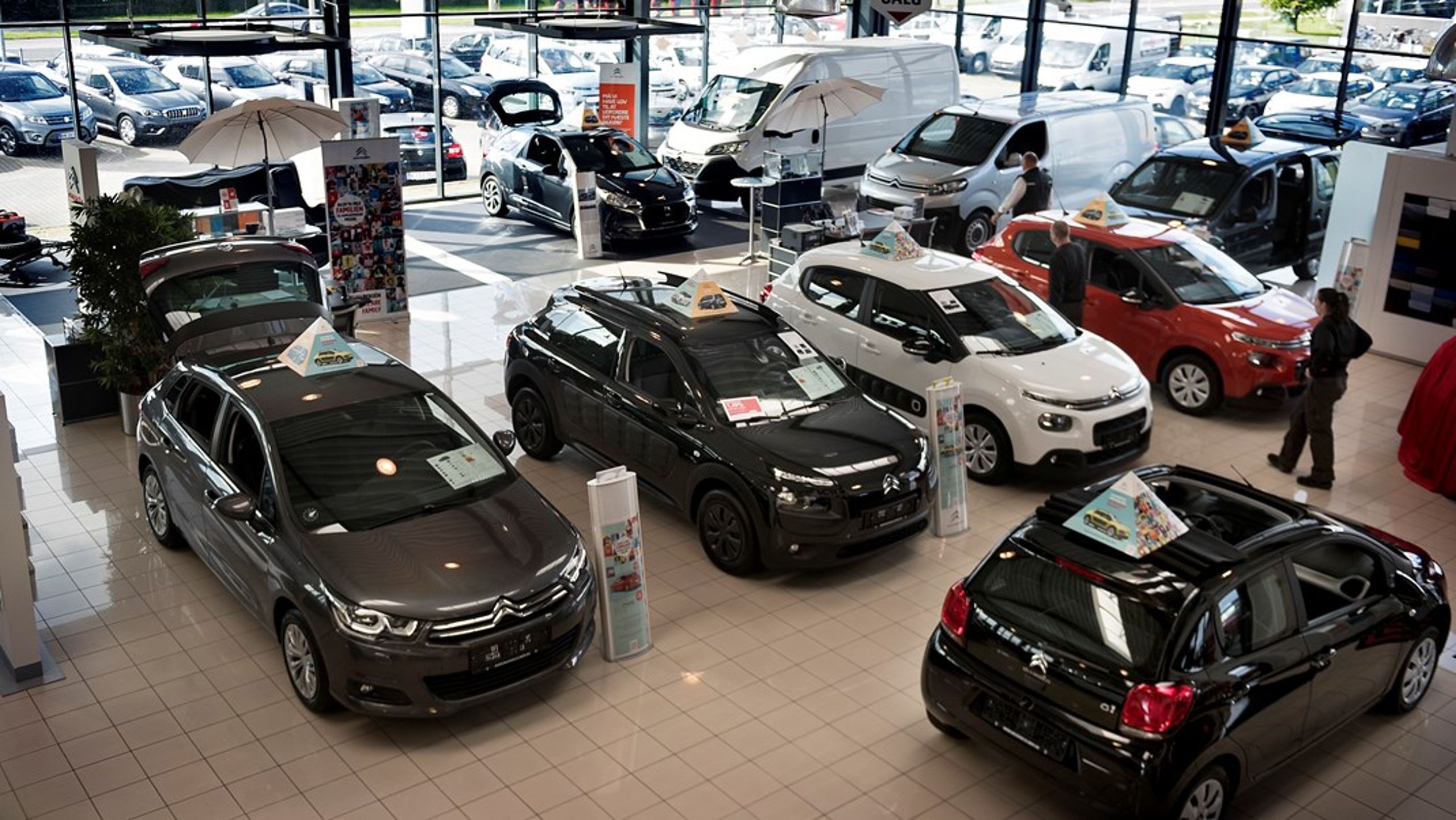 Plug-in-hybridbiler udleder i praksis mere end dobbelt så meget CO2 end de 50 gram per kilometer, der er den øvre grænse for adgang til den lavere registreringsafgift.&nbsp;