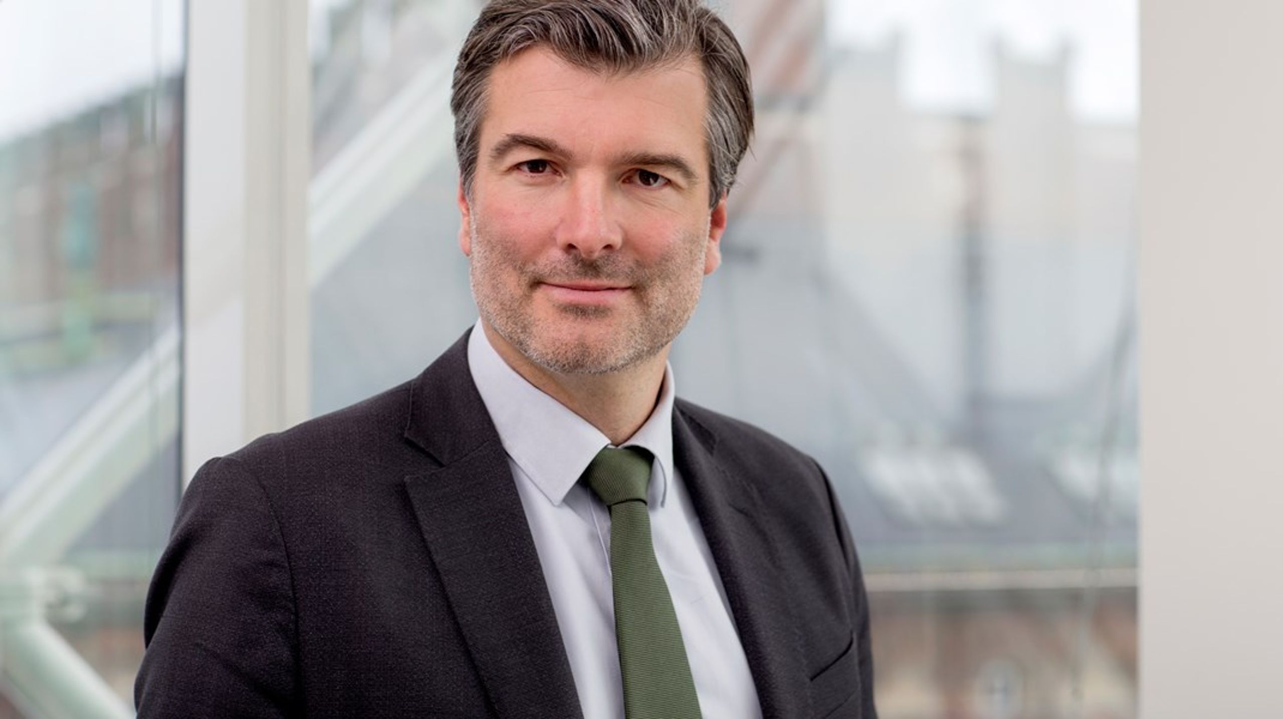 Regeringen skal prioritere reformer af arbejdsmarked, den offentlige sektor, sundhedssystemet, regeljunglen og meget mere, hvis vi skal have råd og hænder til investeringer, skriver Emil Fannikke Kiær.<br>