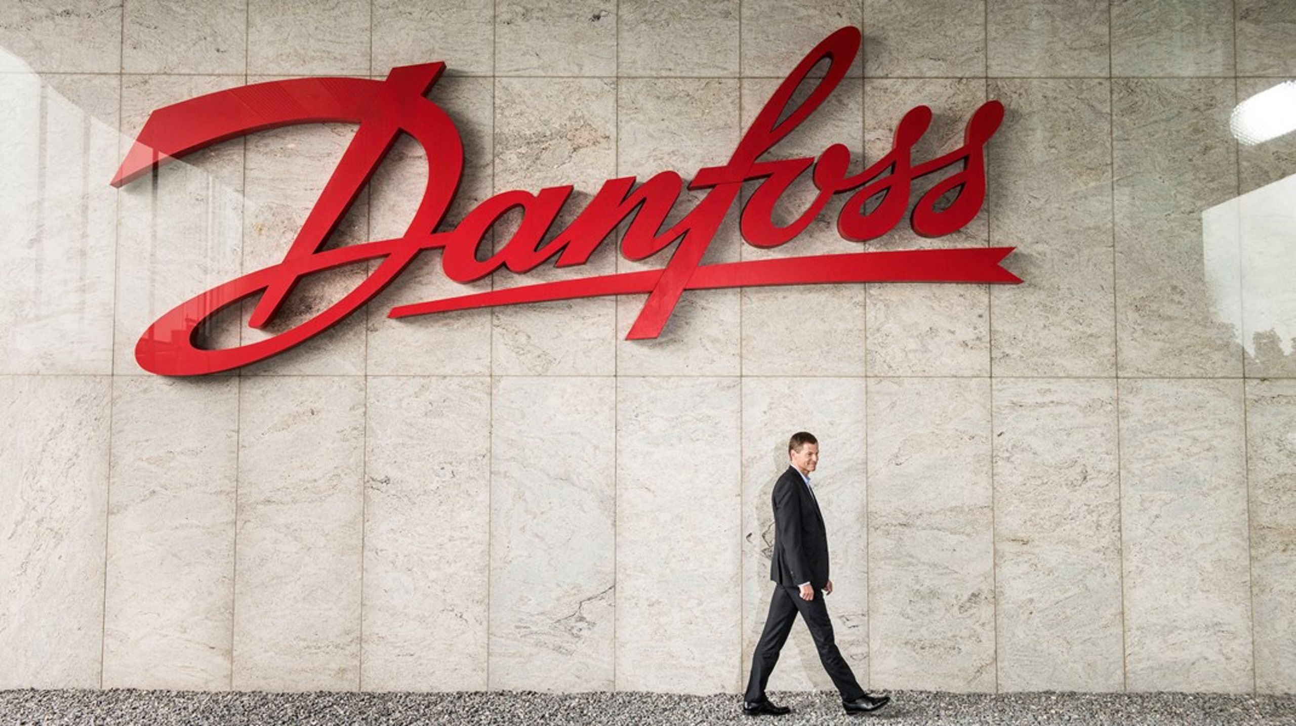 Man gambler med tusindvis af danske virksomheder og arbejdspladser, hvis ikke man finder på politiske løsninger, der kan gøre rammevilkårene for familieejede virksomheder som Danfoss mere sikre, skriver Carl Andersen.<br>