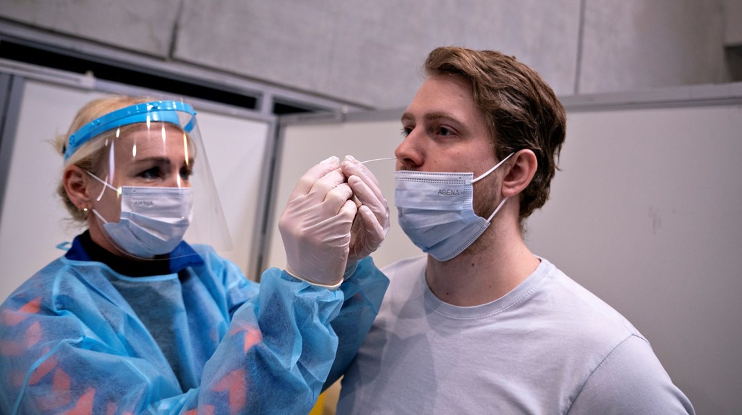 Vi kan med vores adfærd gøre mere for at få infektionssygdomme end de sygdomme, der kaldes livsstilssygdomme. Derfor giver det ikke mening kun at bruge begrebet om nogle sygdomme, skriver Signild Vallgårda.