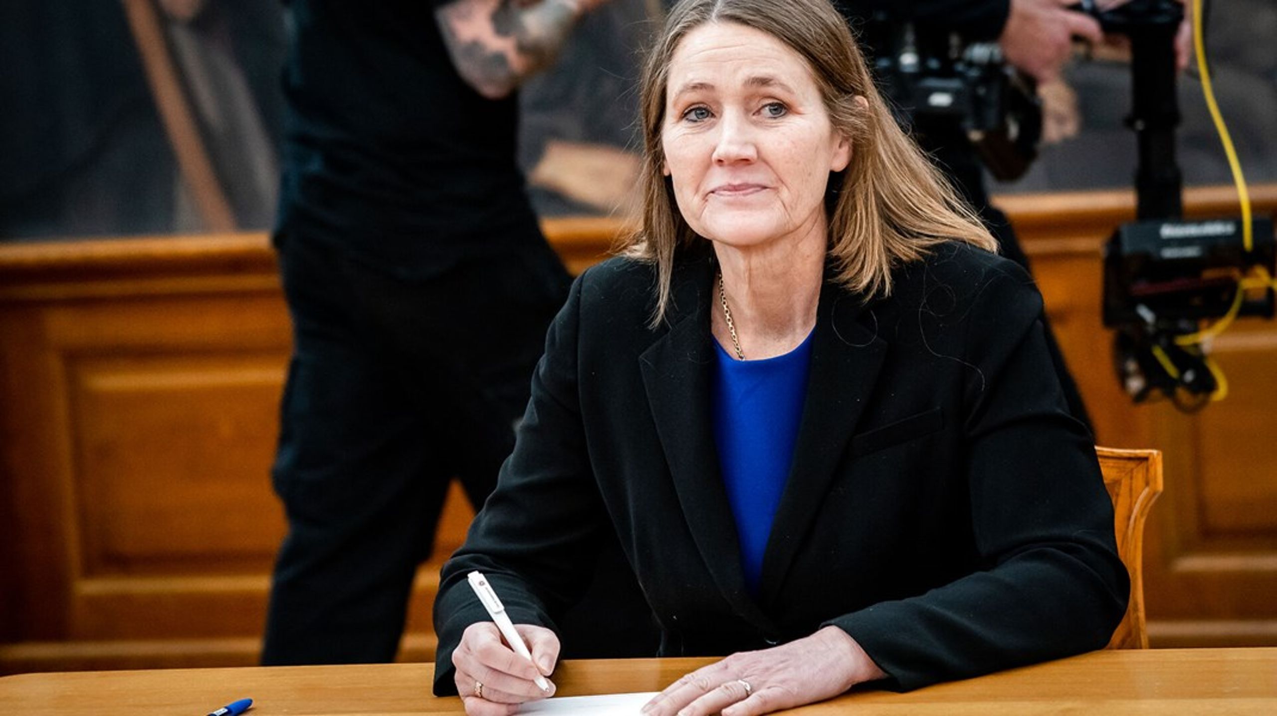 "Vi står overfor en sjældent svær forhandling mellem arbejdsmarkedets parter, og noget så centralt som en helligdag er nu en kæmpe sten i skoen i forhold til at få de her forhandlinger til at glide," siger Helle Bonnesen, nyvalgt folketingsmedlem og beskæftigelsesordfører for Konservative.