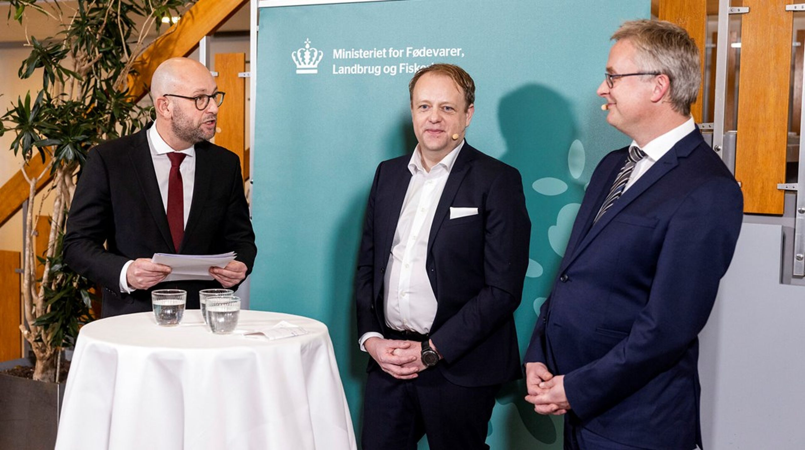 Ministeriet for Fødevarer, Landbrug og Fiskeri får ny adresse. Her overdrager Rasmus Prehn (S) ministerposten til Jacob Jensen (V) i lokalerne på Slotsholmsgade.&nbsp;