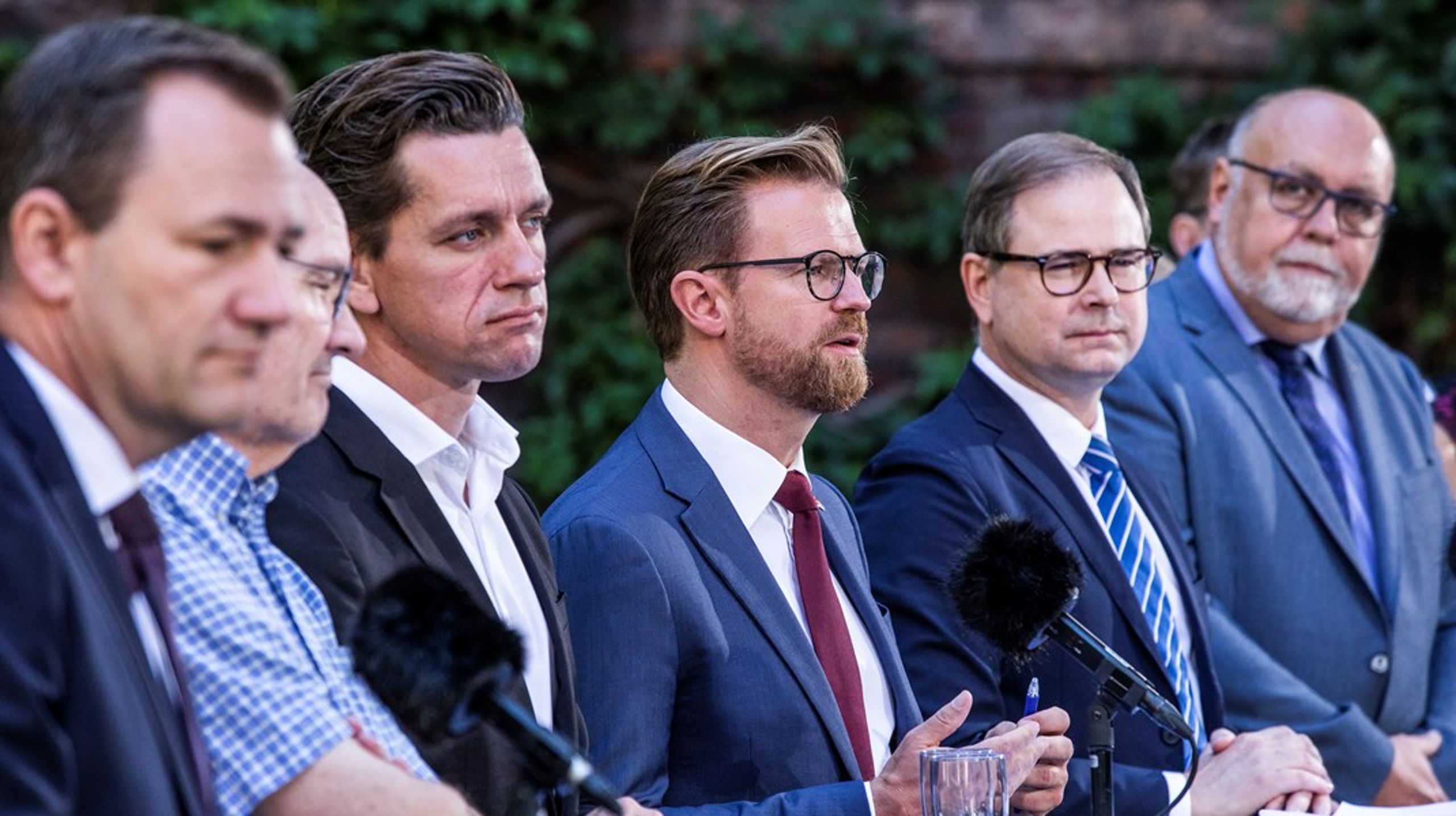 Hidtil har Transportministeriet ikke ment, at det var muligt at regne på naturværdier, for hvordan skal man fastsætte prisen på tabet af en eng, et vandløb, en orkidé eller en vandsalamander?<br>