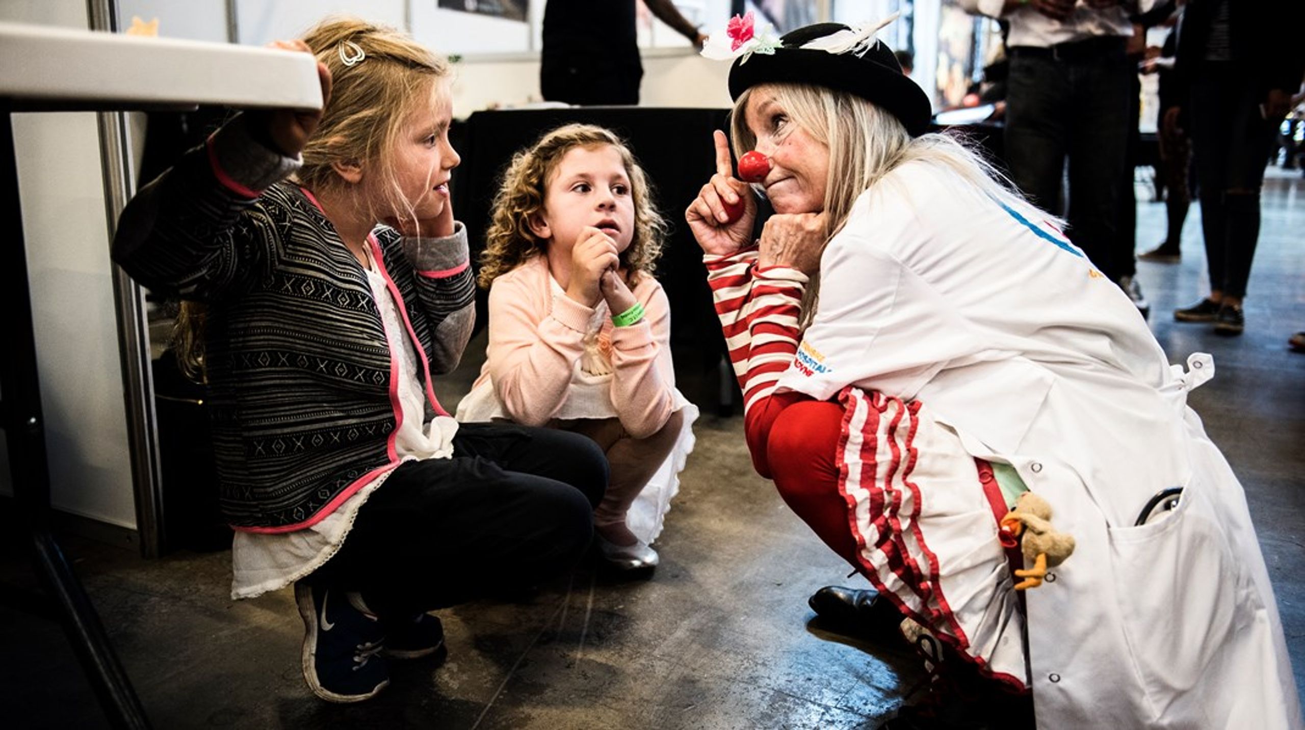 Hospitalsklovne er nok nogen af de mest kendte civilsamfundsaktører, som har et etableret samarbejde med sundhedssektoren. De er dog langtfra de eneste - og samtidig er der plads til og formentlig god grund til at etablere samarbejde med mange flere. Det vil en række aktører have regeringen til at gøre noget ved, og derfor anbefaler de at nedsætte en kommission, der skal se på måder at forstærke samarbejdet mellem civilsamfundet og sundhedsvæsenet til gavn for særligt de mest udsatte patientgrupper. <i>Arkivfoto&nbsp;</i>