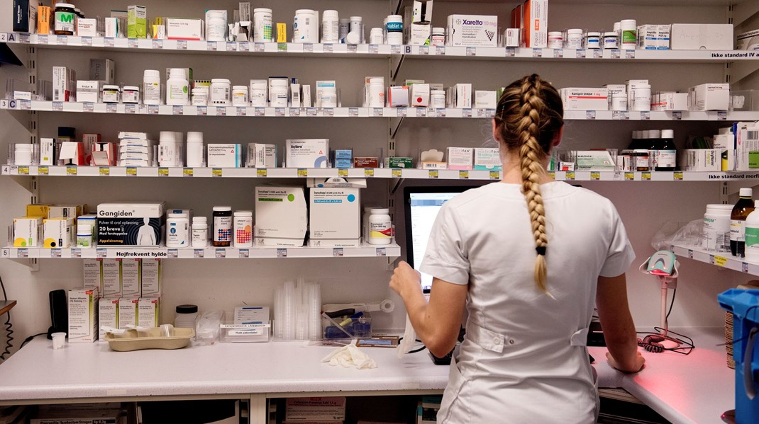 Hvis vi skal undgå, at patienter kommer i klemme, når kendte og velfungerende lægemidler tages af markedet, er der brug for et samarbejde mellem medicinalindustrien og lægerne, skriver Miriam Kolko og Marijke Vittrup.