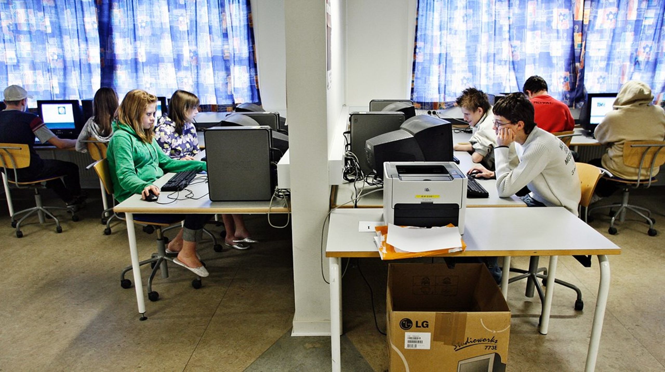 Danske skoleelever stiftede første gang bekendtskab med adaptive it-baserede test i 2007. I 2021 besluttede et politisk flertal at lægge dem i graven og udvikle en erstatning.&nbsp;