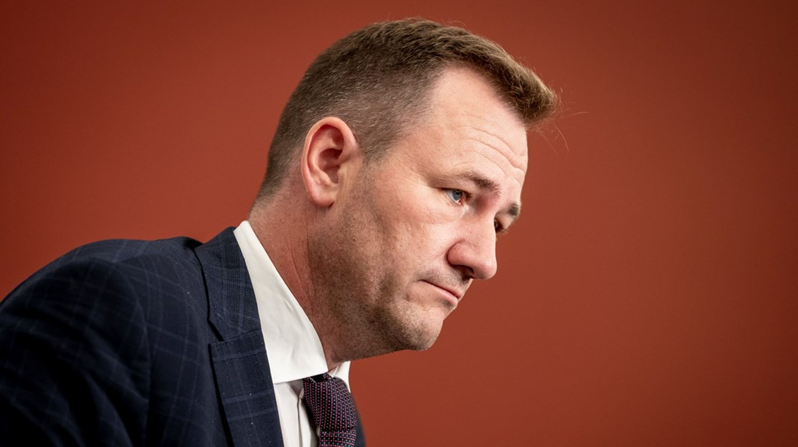 Formand for Europaudvalget&nbsp;Niels Flemming Hansen (K) forbigår, at Danmark&nbsp;ikke gør nok for at&nbsp;få
flere danske ansatte i EU-stillinger, skriver&nbsp;Evelien Westert og&nbsp;Nathanael Walther.&nbsp;