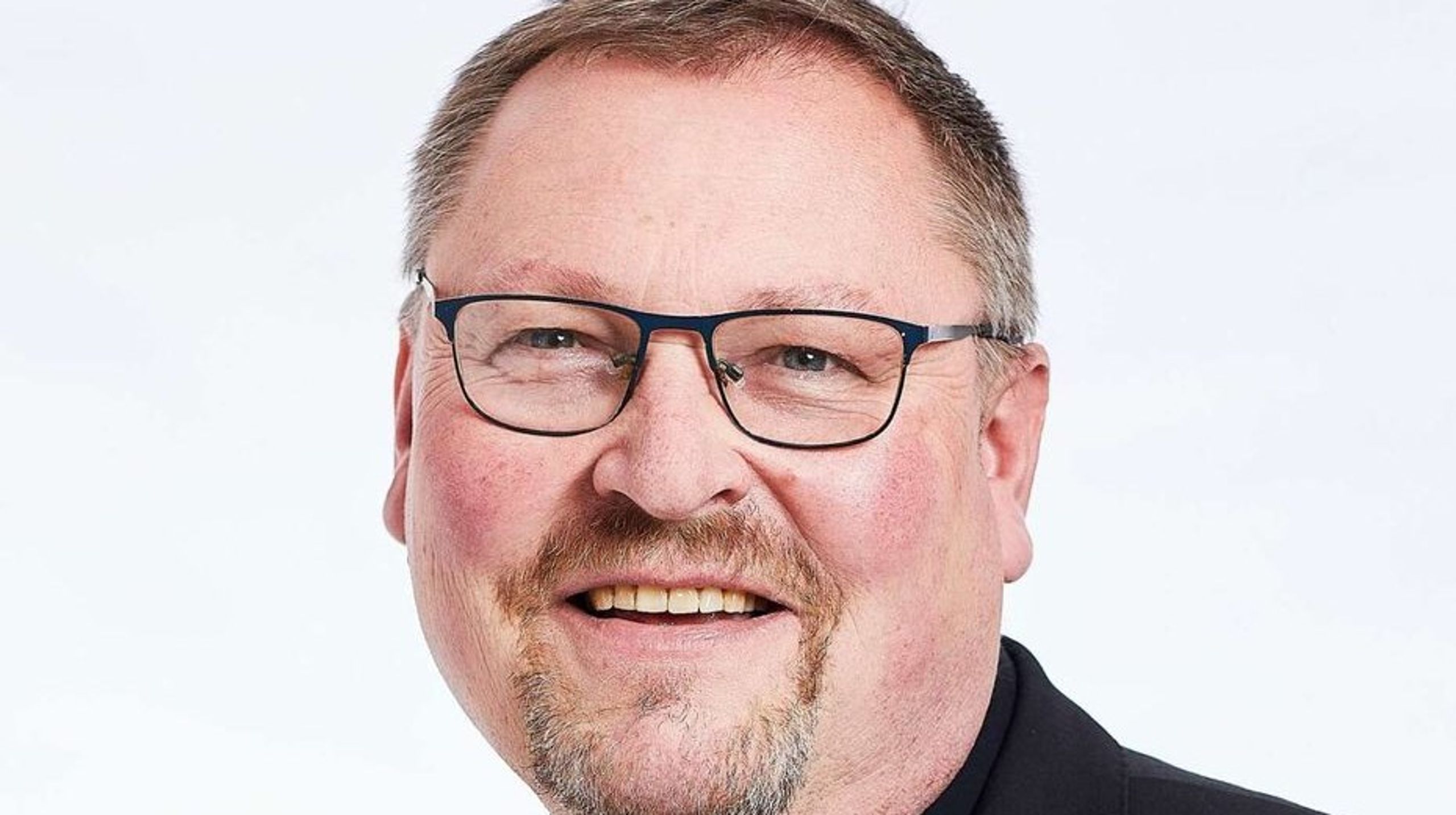 Med en kritik af partiets evne til at drage fordel af den seneste tids polemik i Nye Borgerlige, har Ole Blickfeldt valgt at melde sig ud af Dansk Folkeparti og fortsætter i stedet som løsgænger i Lejre Kommune.&nbsp;