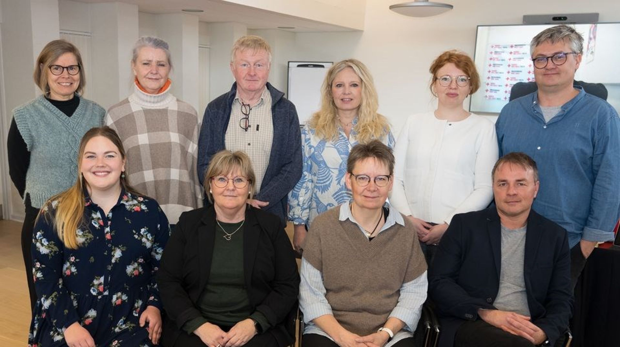 Region Midtjylland har nedsat et udsatteråd, der skal sikre større lighed i sundhed for regionens borgere. På billedet ses en række af rådets i alt 14 medlemmer.&nbsp;